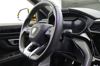 2022 Lamborghini Urus /SELEZIONE PRE-OWNED CERTIFIED