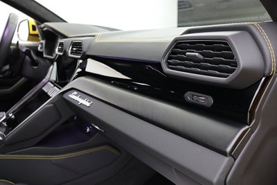 2022 Lamborghini Urus /SELEZIONE PRE-OWNED CERTIFIED