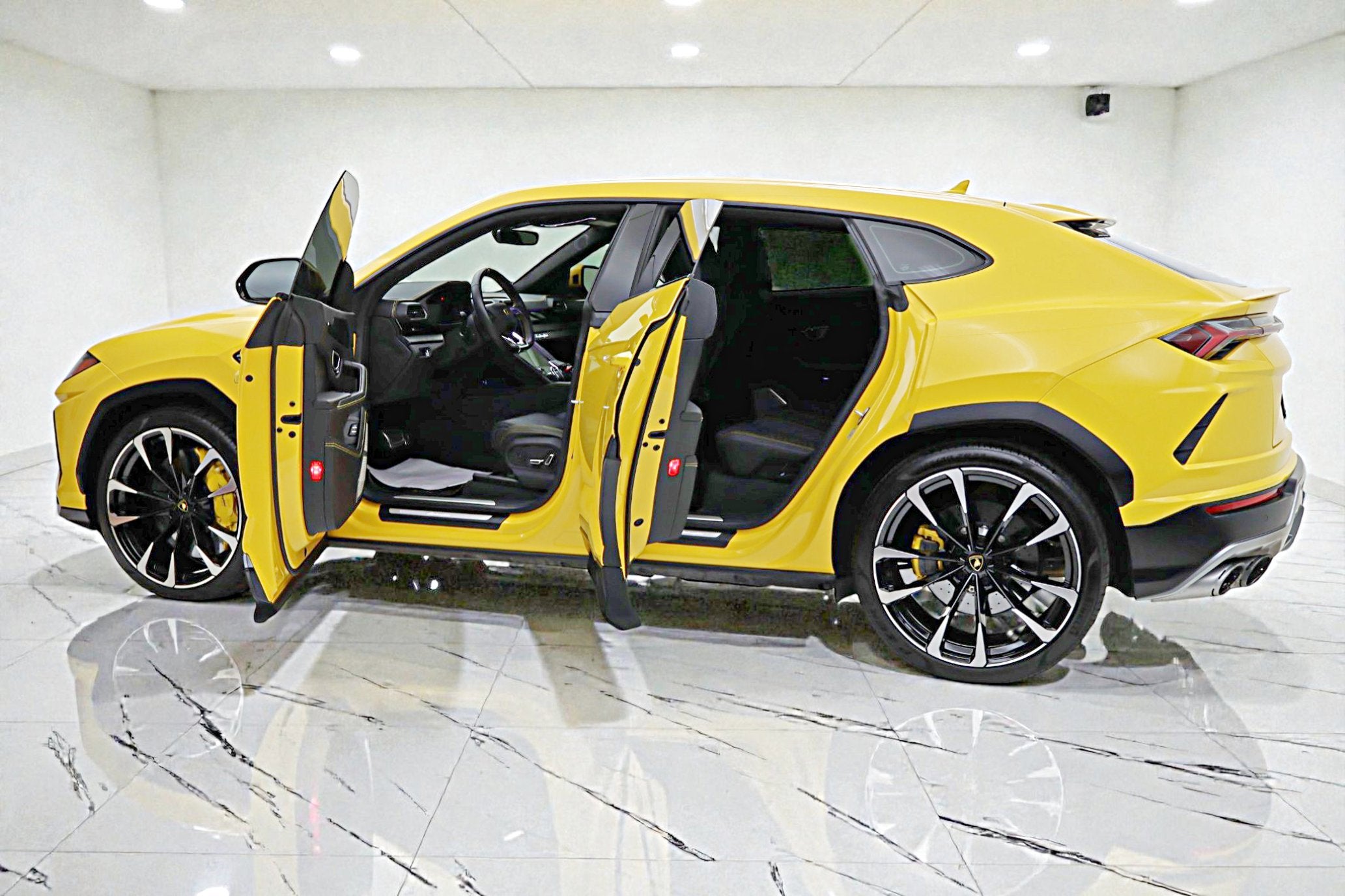 2022 Lamborghini Urus /SELEZIONE PRE-OWNED CERTIFIED