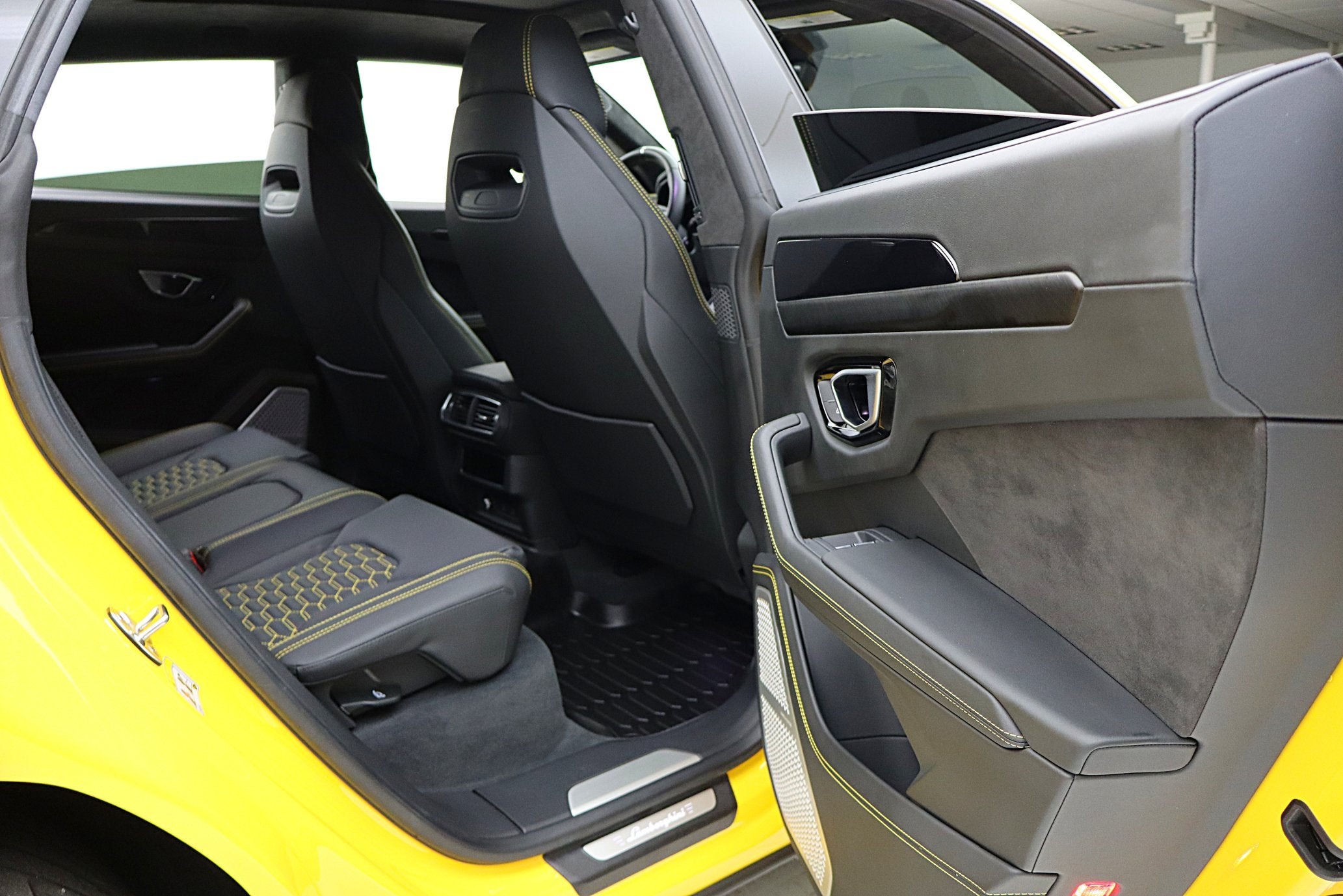 2022 Lamborghini Urus /SELEZIONE PRE-OWNED CERTIFIED