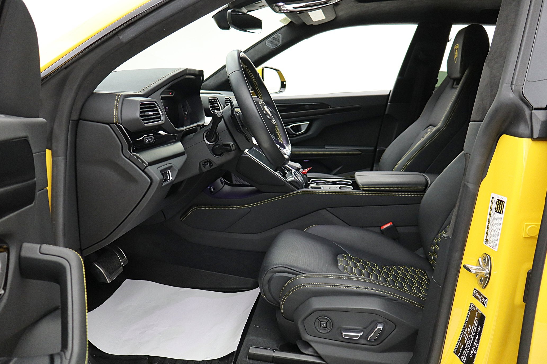 2022 Lamborghini Urus /SELEZIONE PRE-OWNED CERTIFIED