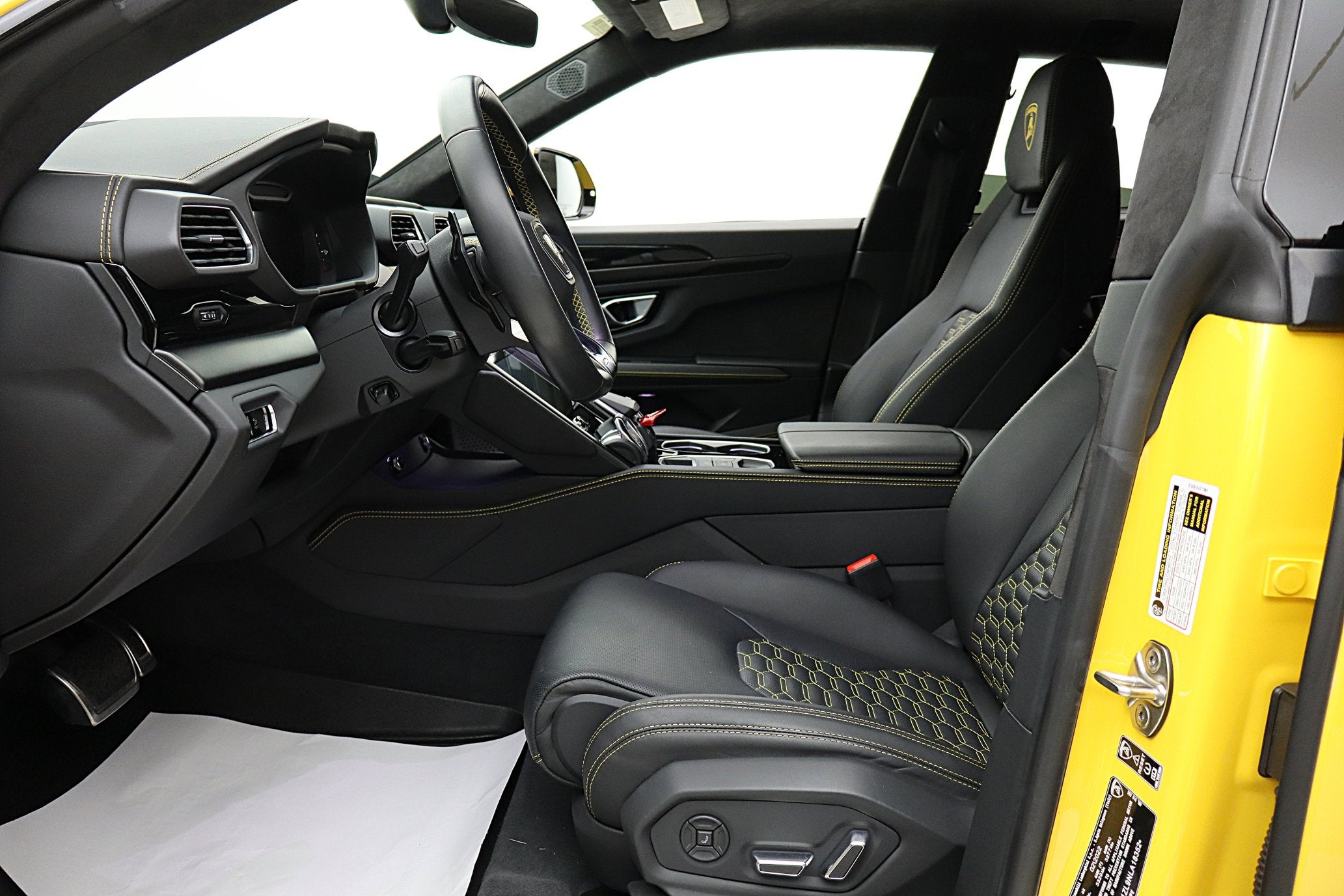 2022 Lamborghini Urus /SELEZIONE PRE-OWNED CERTIFIED