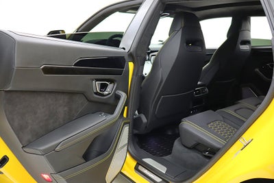 2022 Lamborghini Urus /SELEZIONE PRE-OWNED CERTIFIED