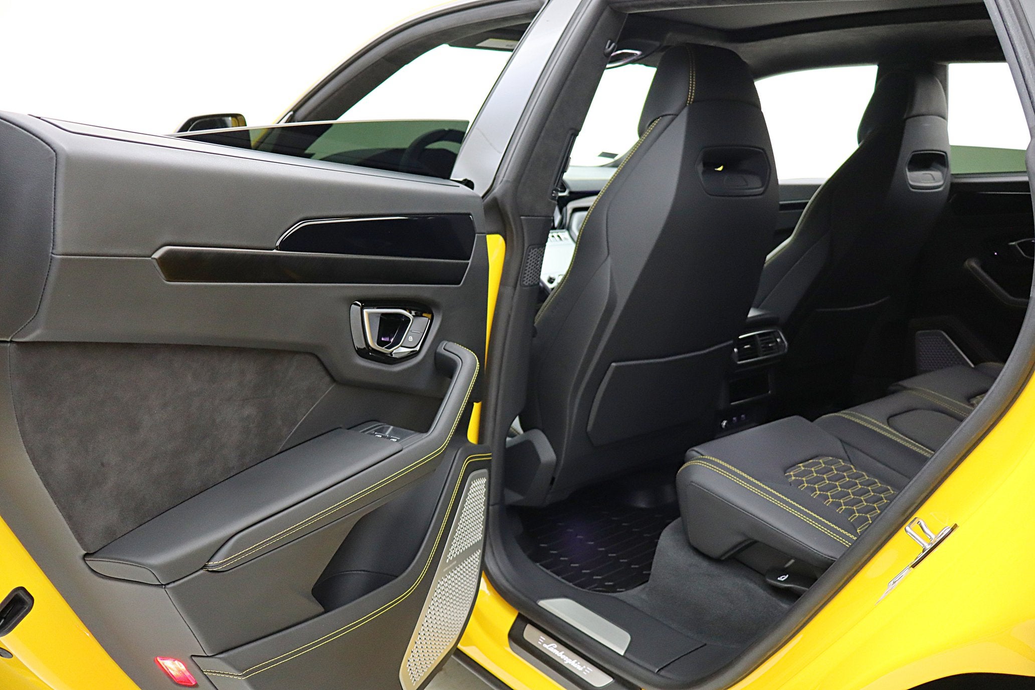 2022 Lamborghini Urus /SELEZIONE PRE-OWNED CERTIFIED