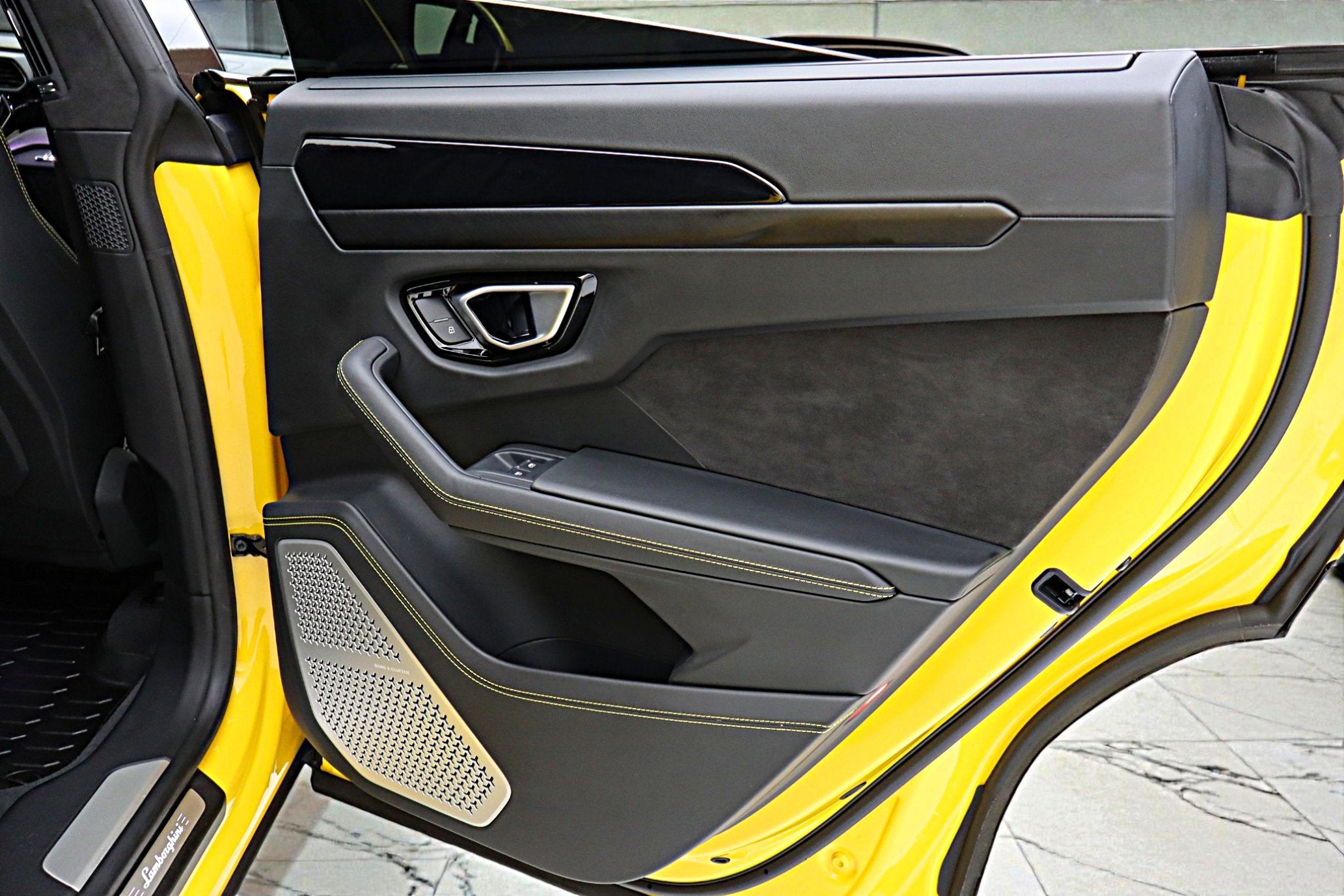 2022 Lamborghini Urus /SELEZIONE PRE-OWNED CERTIFIED