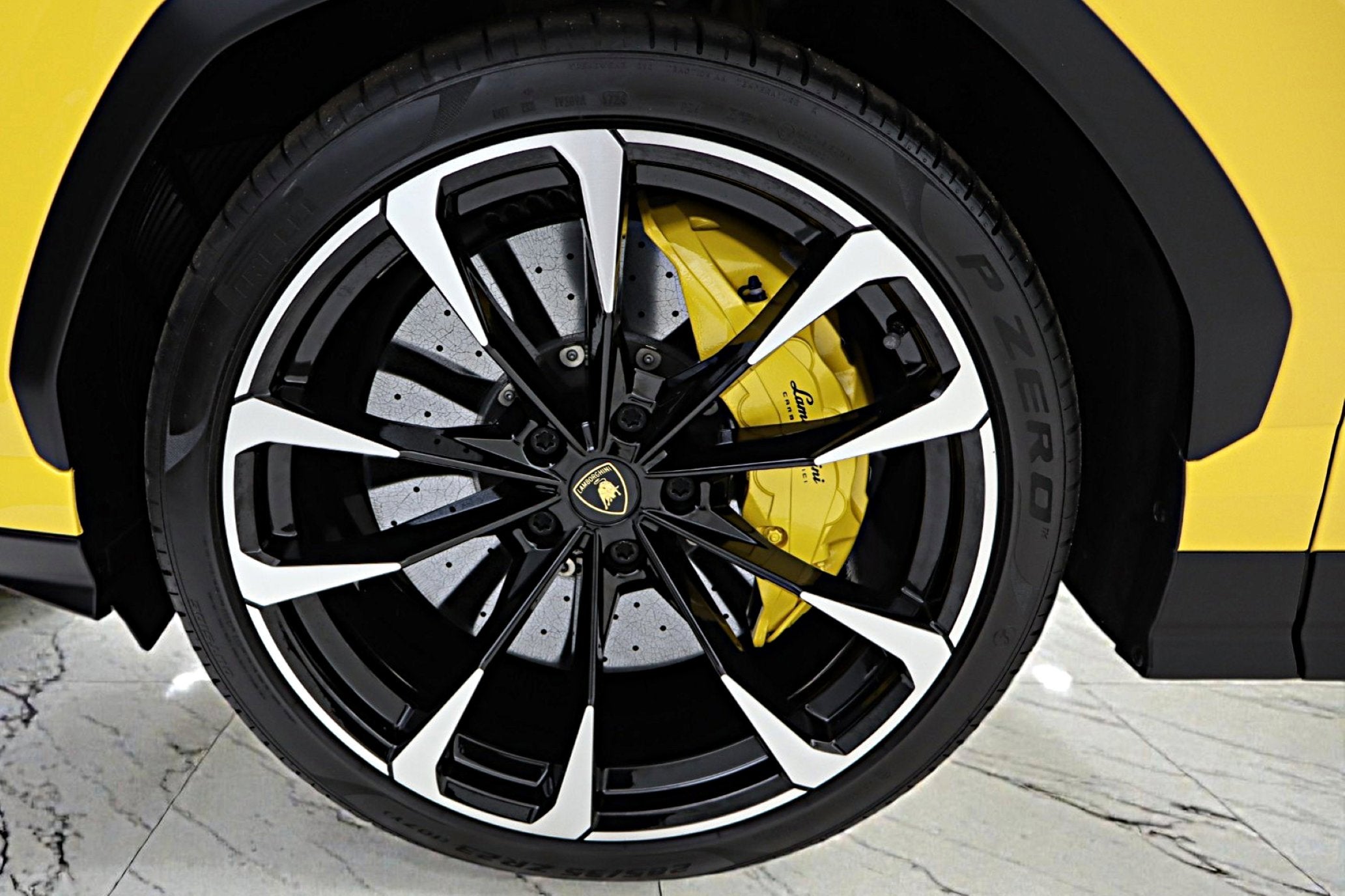 2022 Lamborghini Urus /SELEZIONE PRE-OWNED CERTIFIED