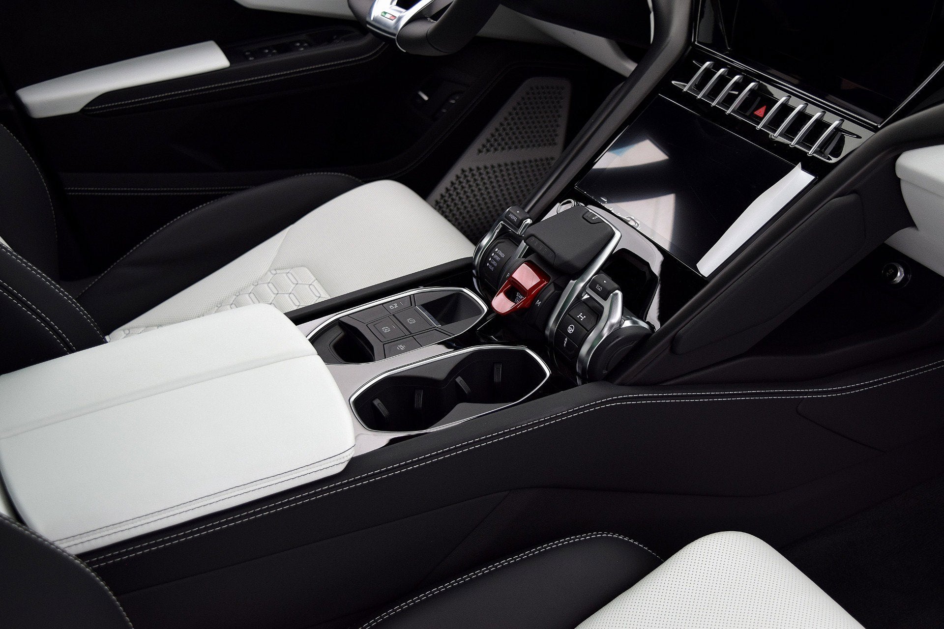 2021 Lamborghini Urus SELEZIONE PRE-OWNED CERTIFIED