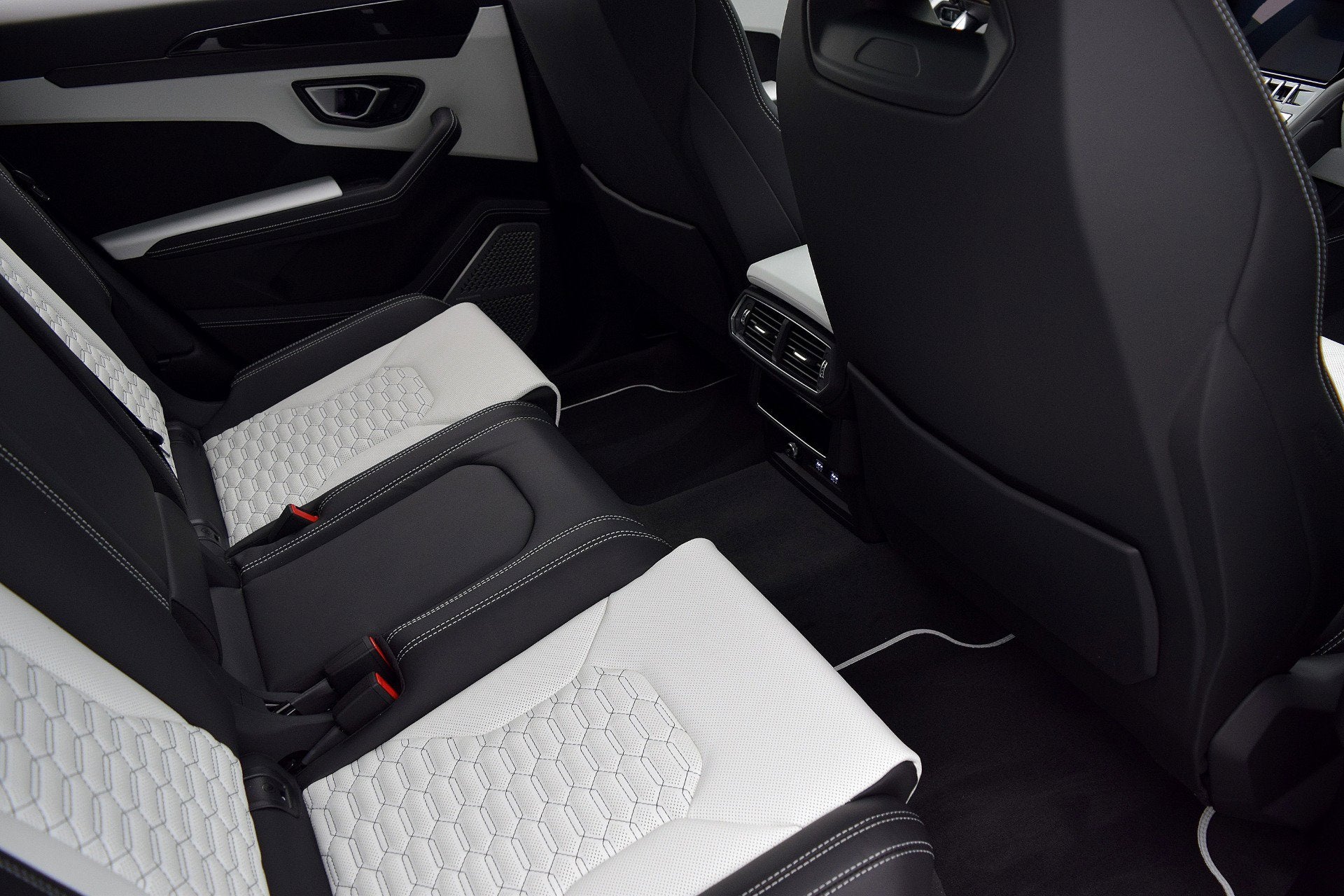 2021 Lamborghini Urus SELEZIONE PRE-OWNED CERTIFIED