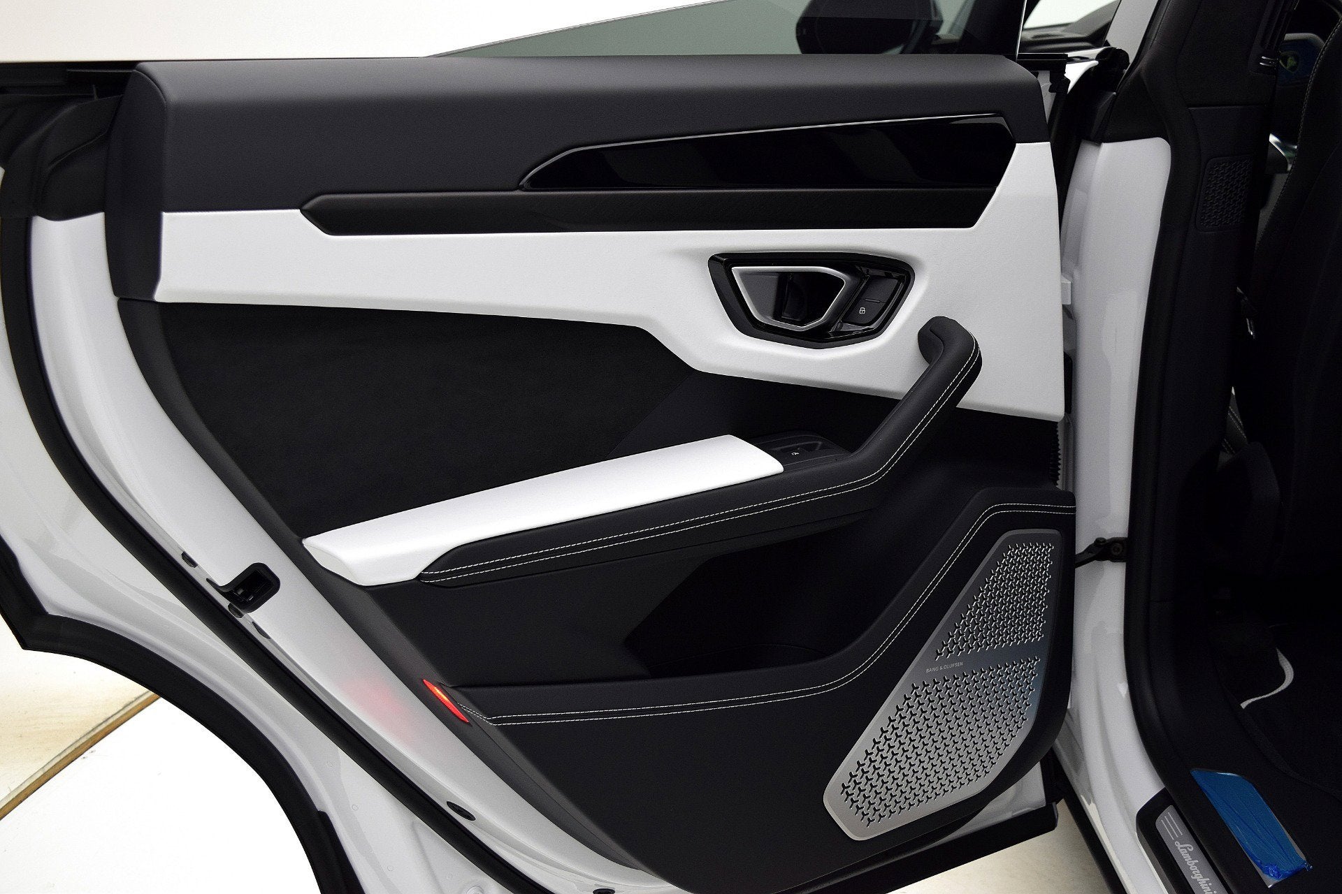 2021 Lamborghini Urus SELEZIONE PRE-OWNED CERTIFIED