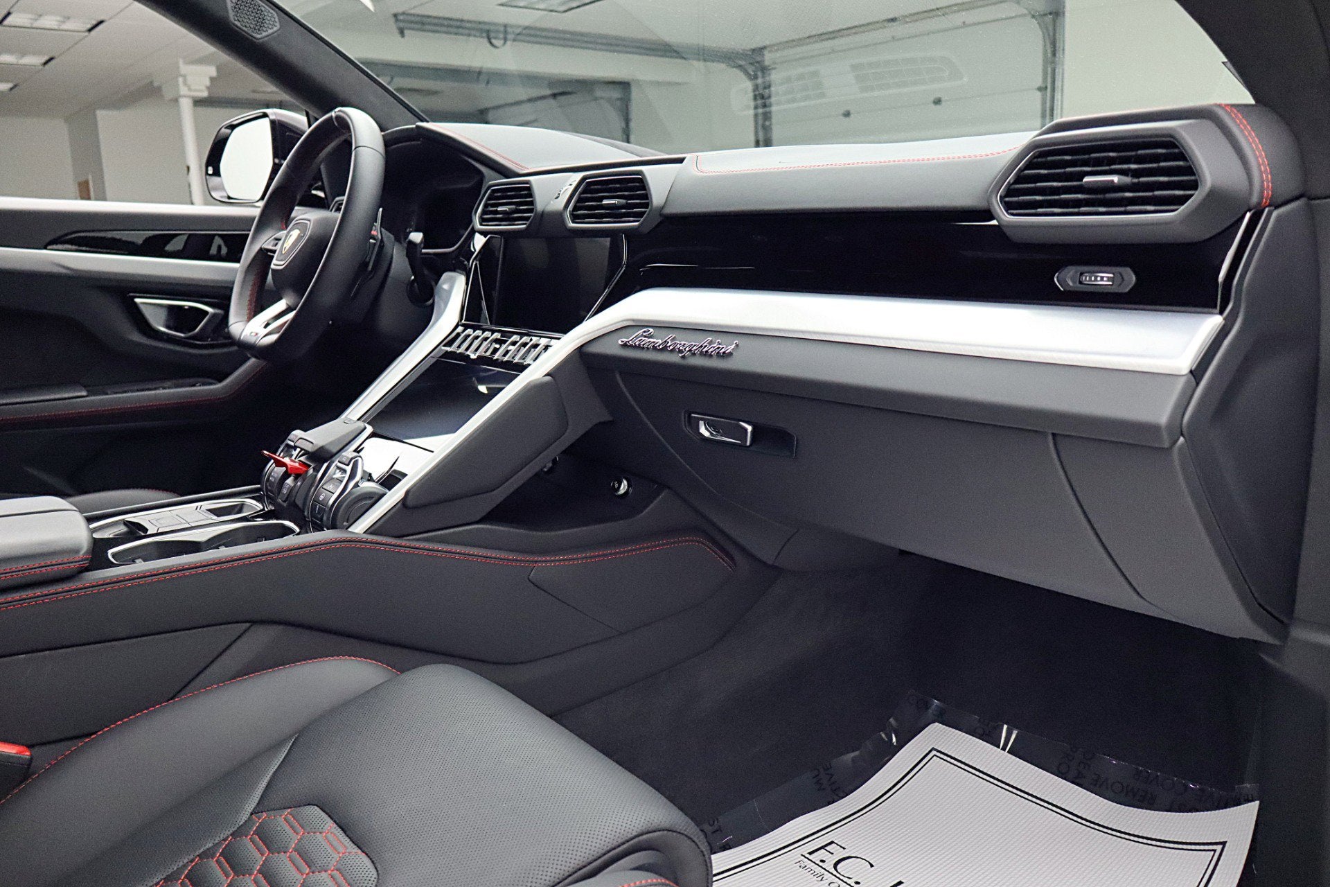 2024 Lamborghini Urus S/LEASE OPTIONS AVAILABLE