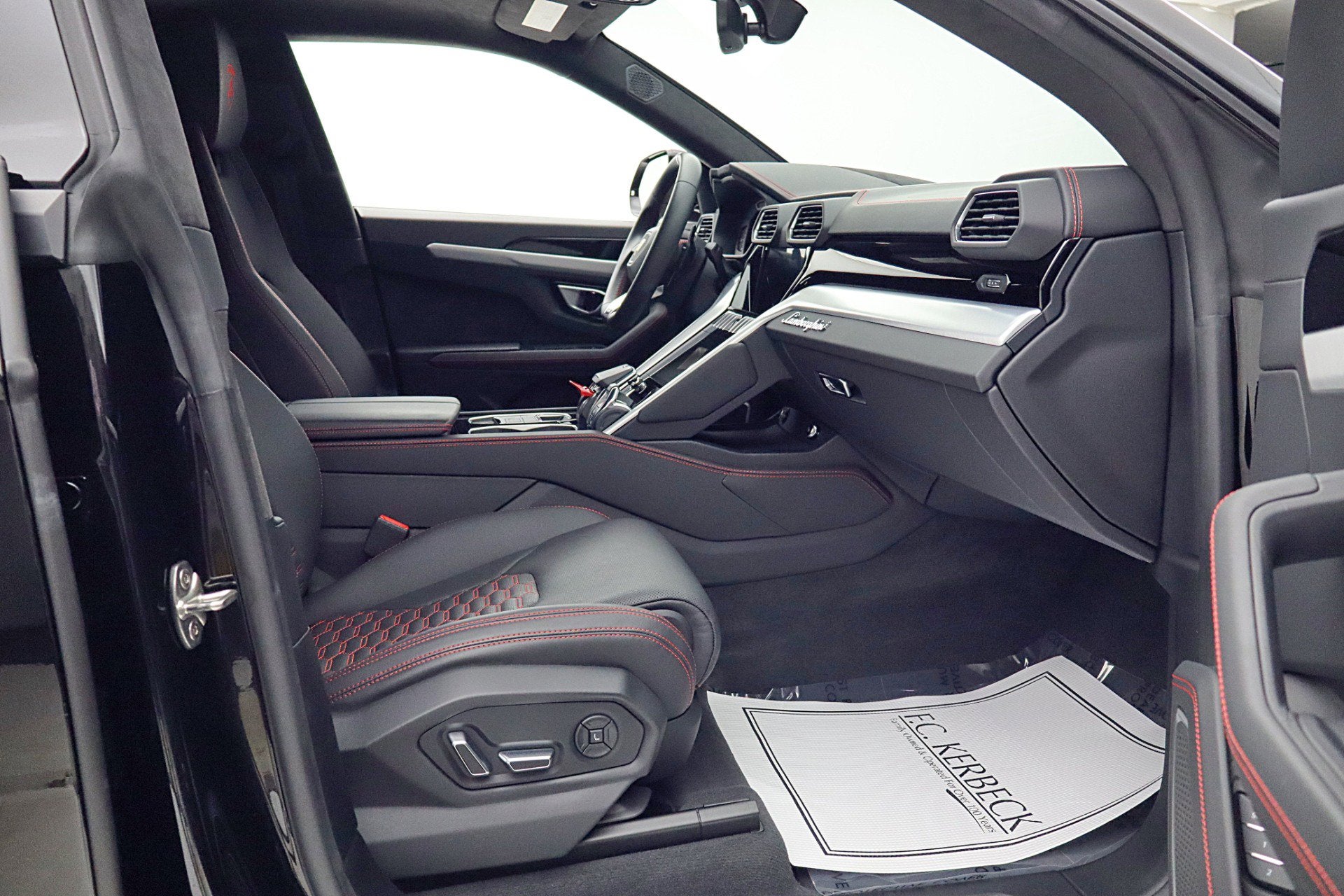 2024 Lamborghini Urus S/LEASE OPTIONS AVAILABLE