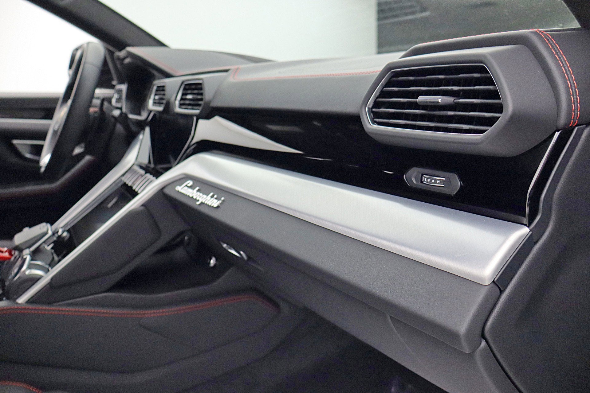 2024 Lamborghini Urus S/LEASE OPTIONS AVAILABLE