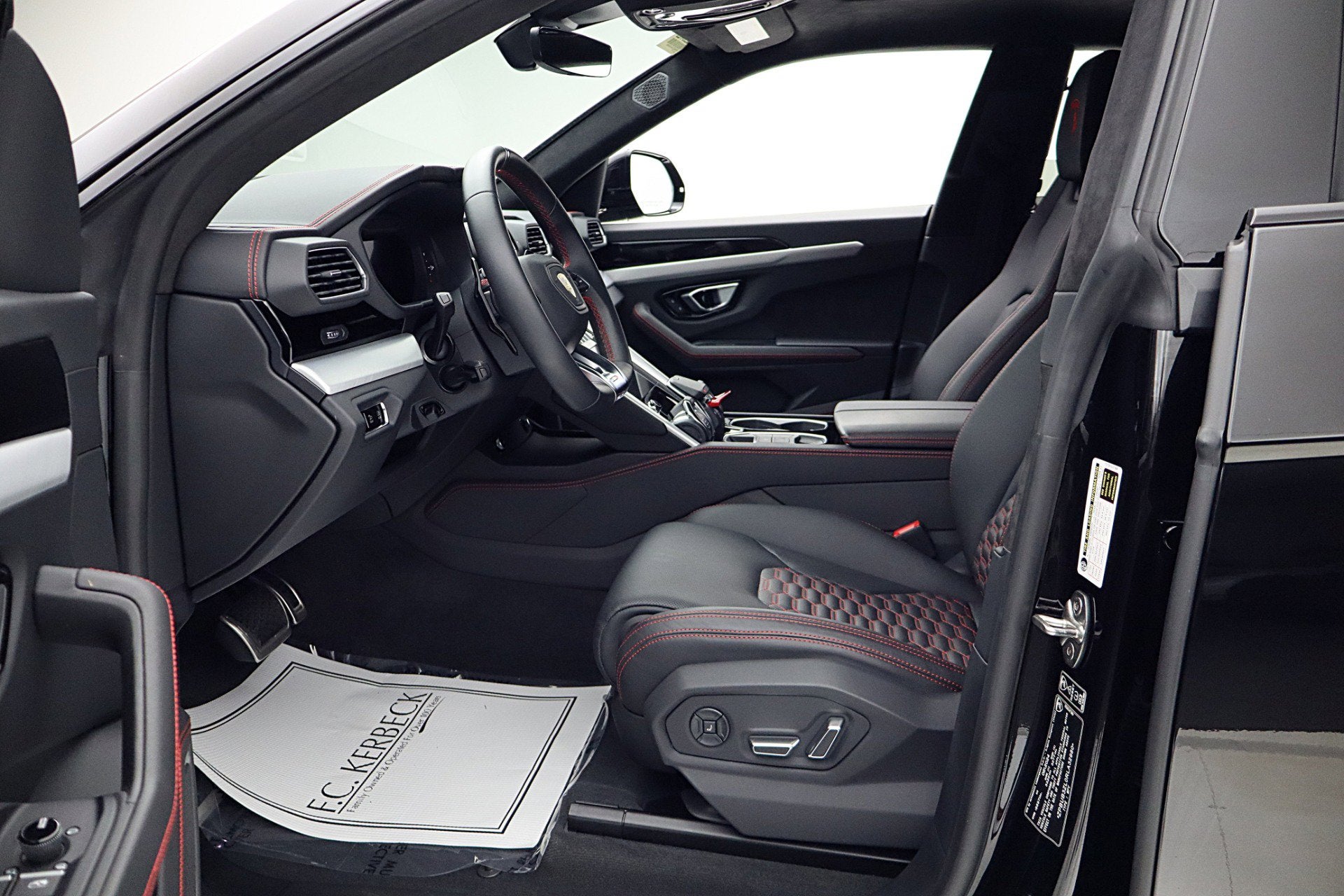 2024 Lamborghini Urus S/LEASE OPTIONS AVAILABLE