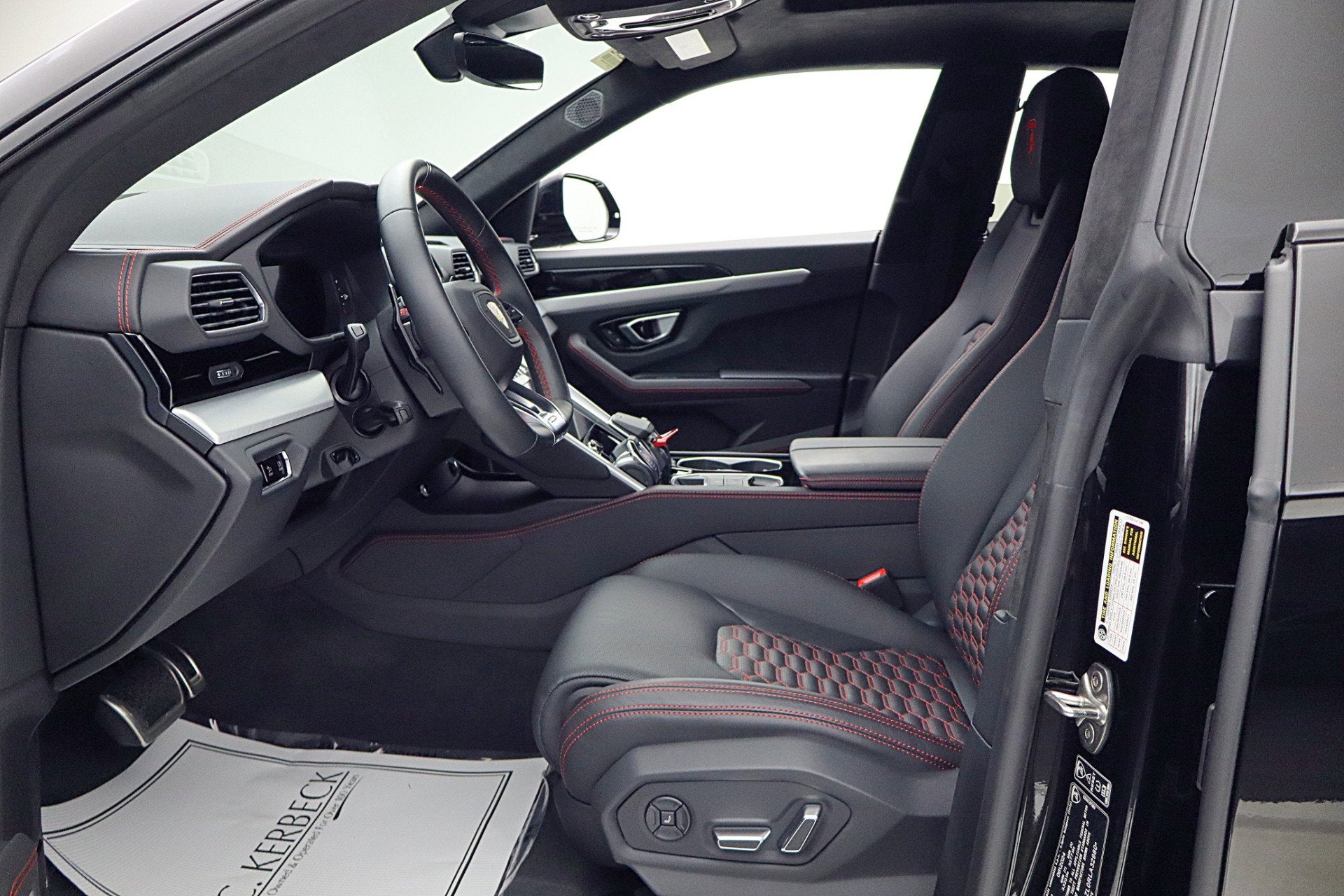 2024 Lamborghini Urus S/LEASE OPTIONS AVAILABLE