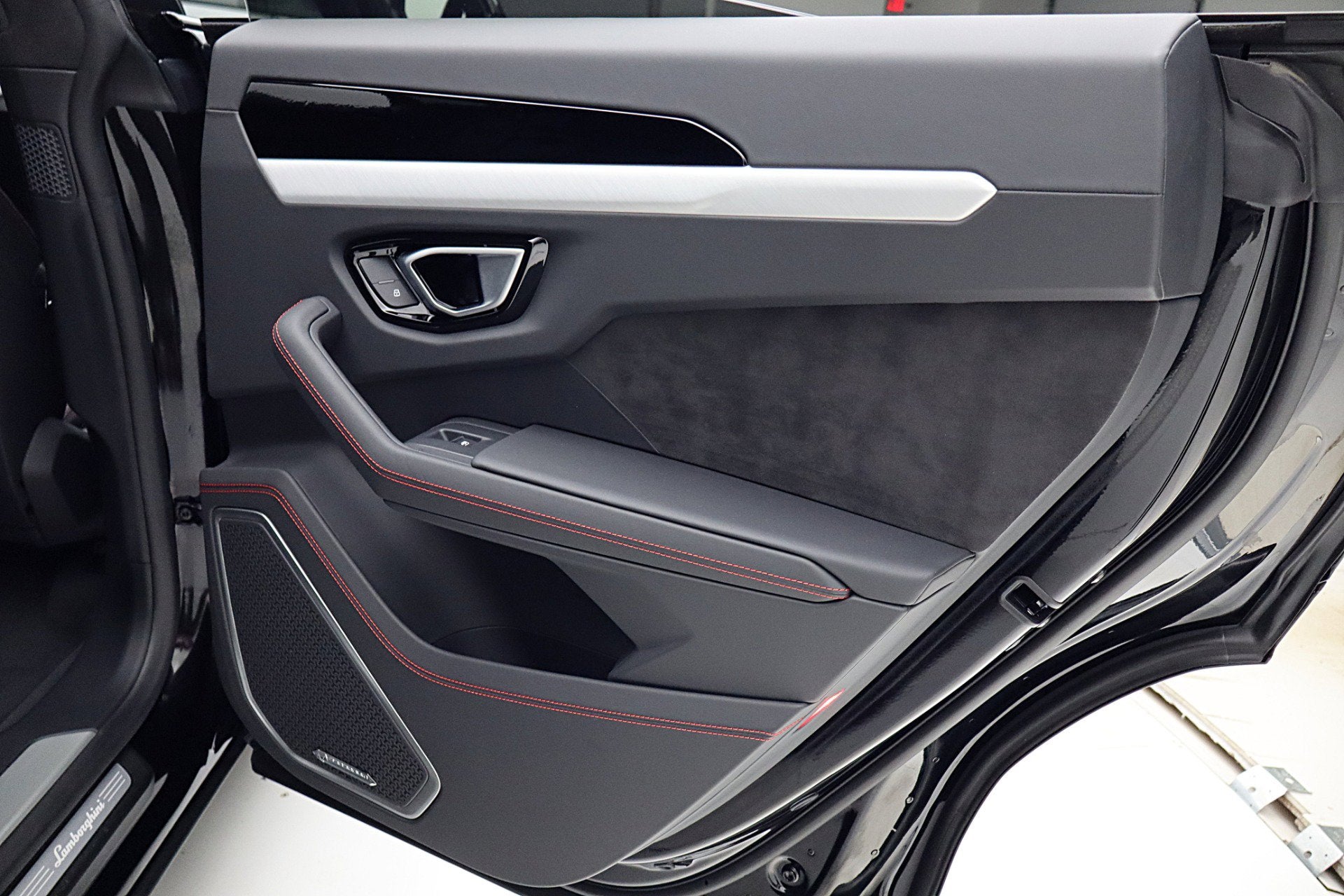 2024 Lamborghini Urus S/LEASE OPTIONS AVAILABLE