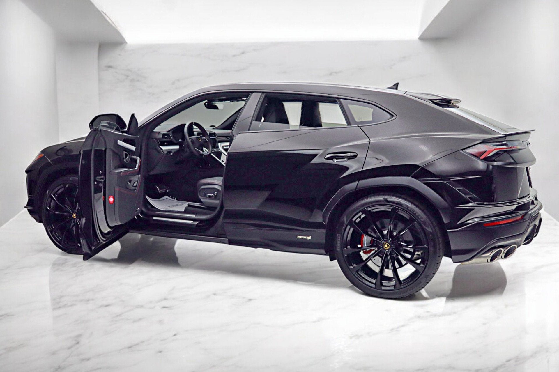 2024 Lamborghini Urus S/LEASE OPTIONS AVAILABLE