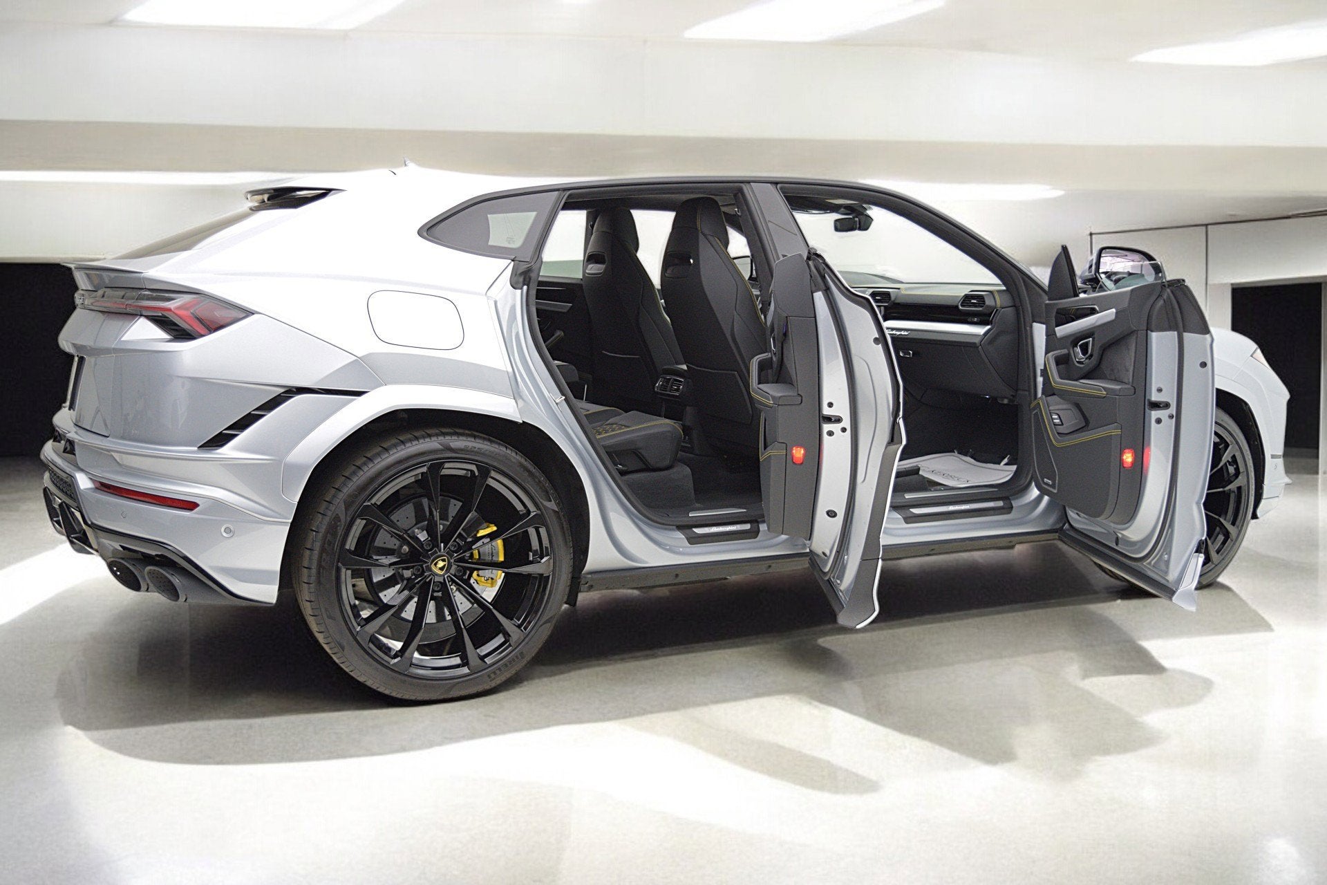 2023 Lamborghini Urus S/SELEZIONE PRE-OWNED CERTIFIED