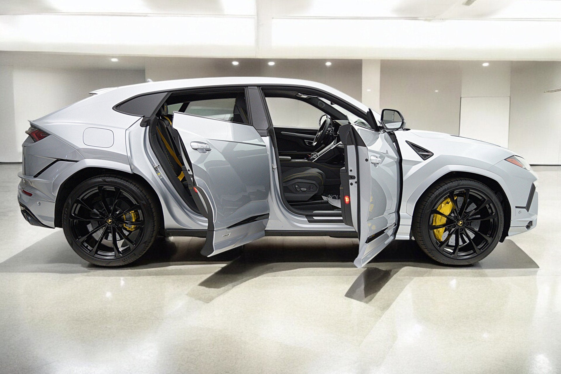 2023 Lamborghini Urus S/SELEZIONE PRE-OWNED CERTIFIED