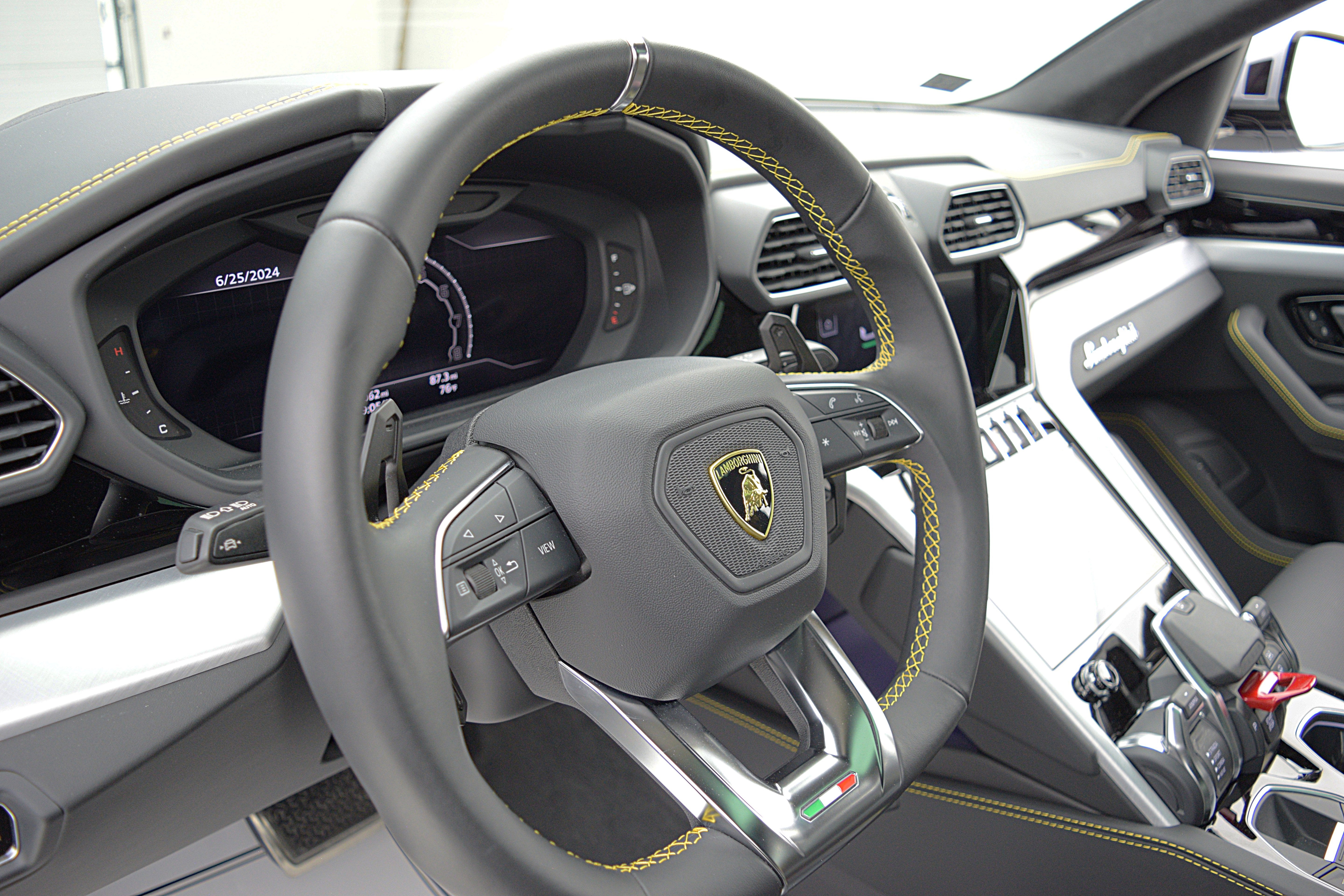 2023 Lamborghini Urus S/SELEZIONE PRE-OWNED CERTIFIED