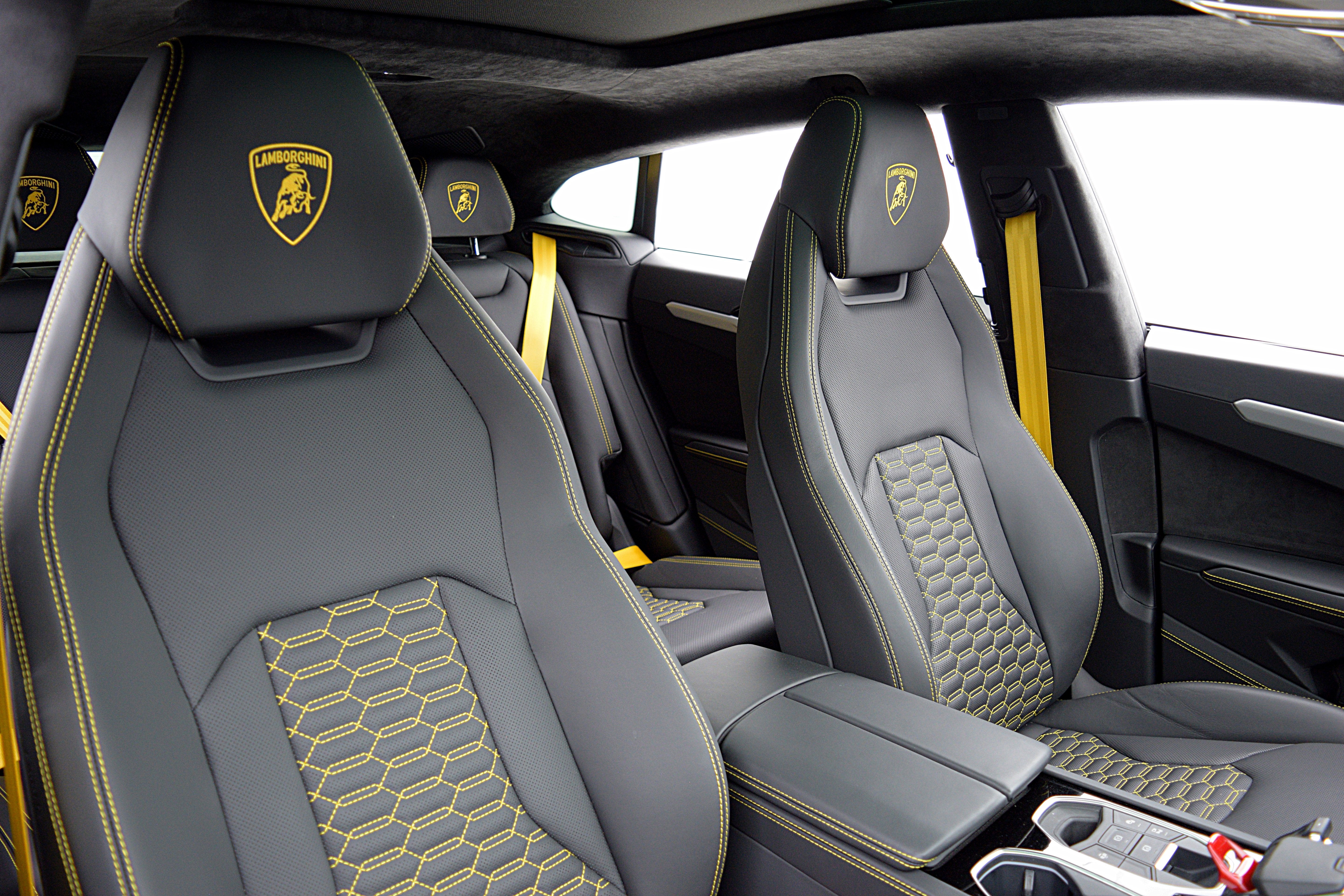 2023 Lamborghini Urus S/SELEZIONE PRE-OWNED CERTIFIED