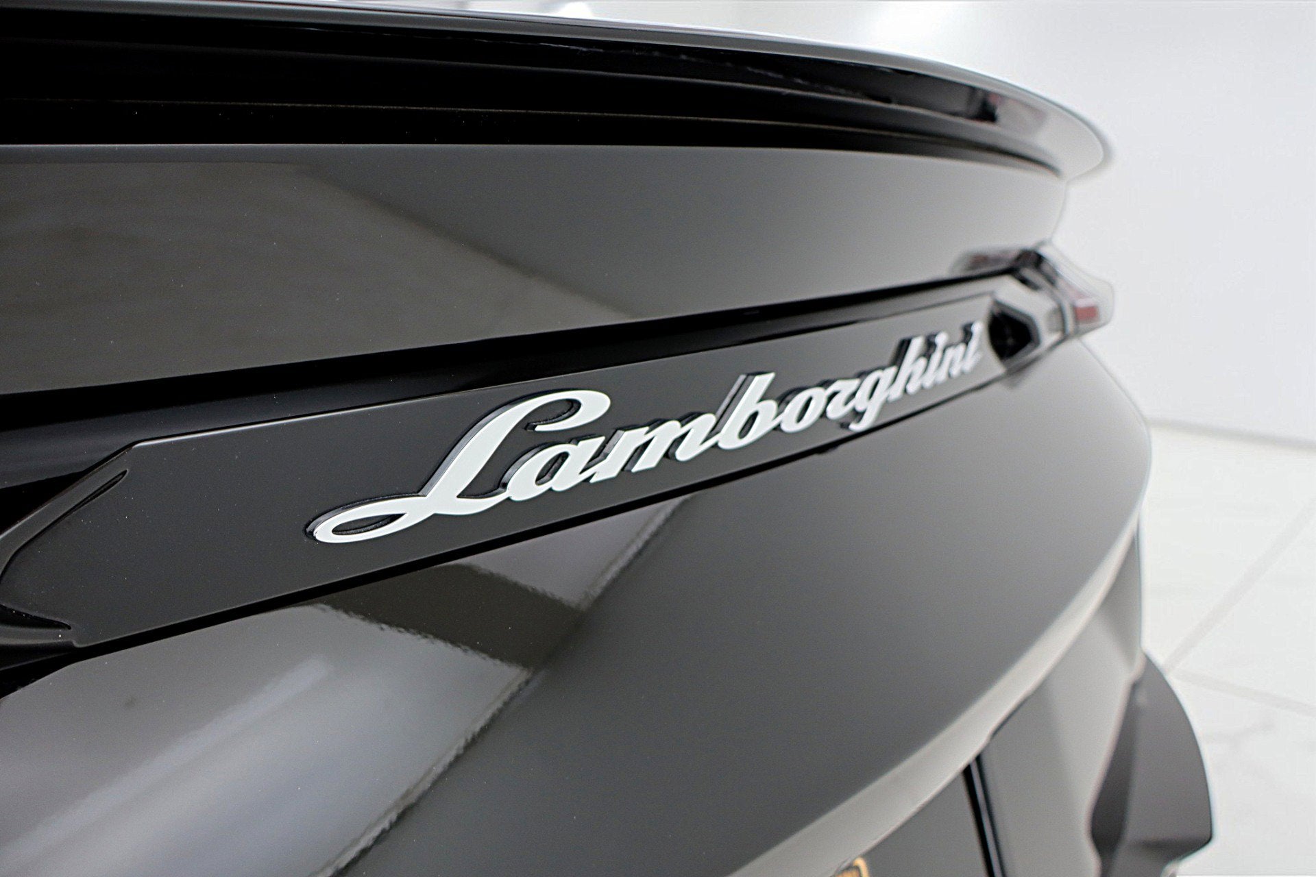 2024 Lamborghini Urus S