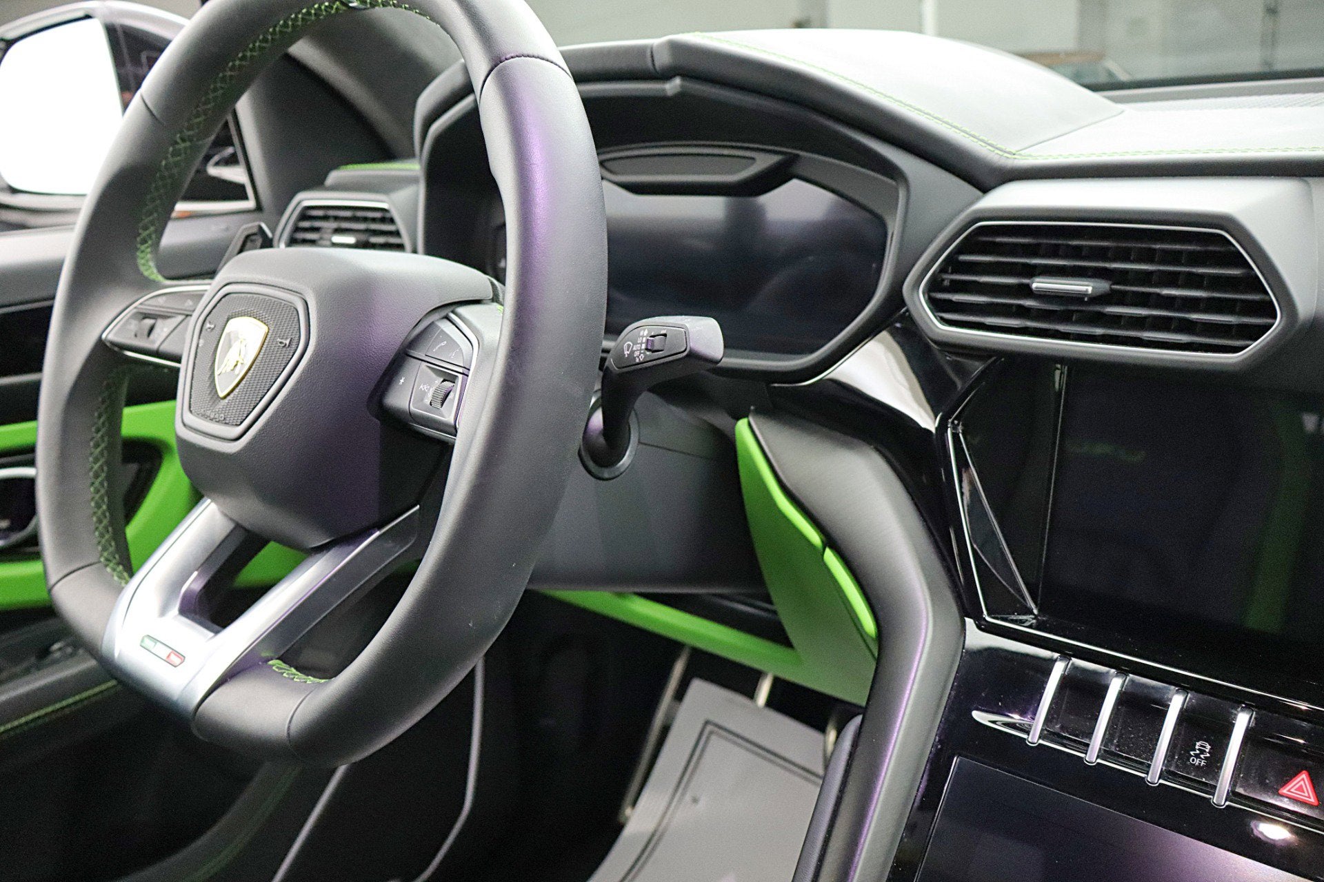 2024 Lamborghini Urus S