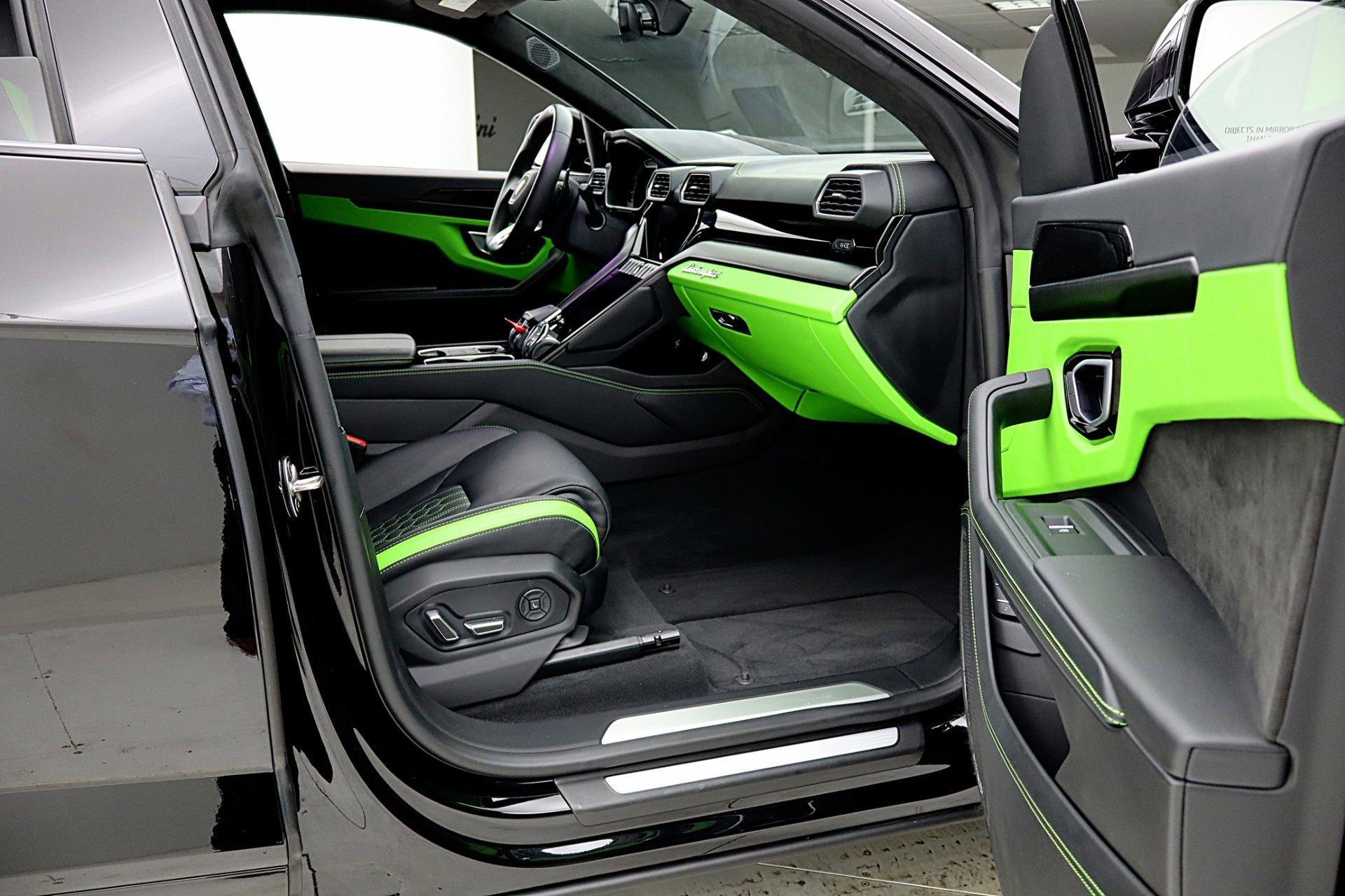 2024 Lamborghini Urus S