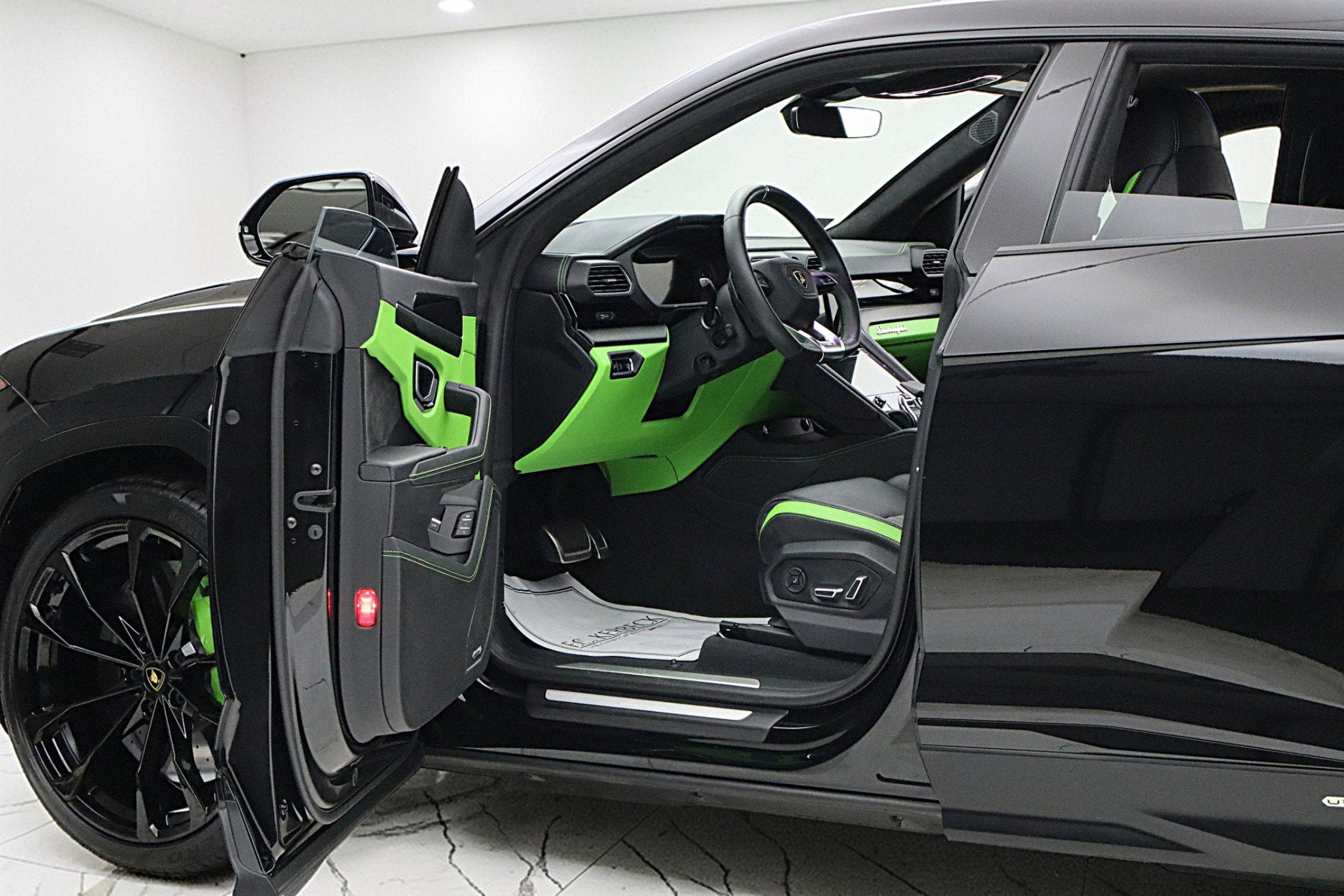 2024 Lamborghini Urus S