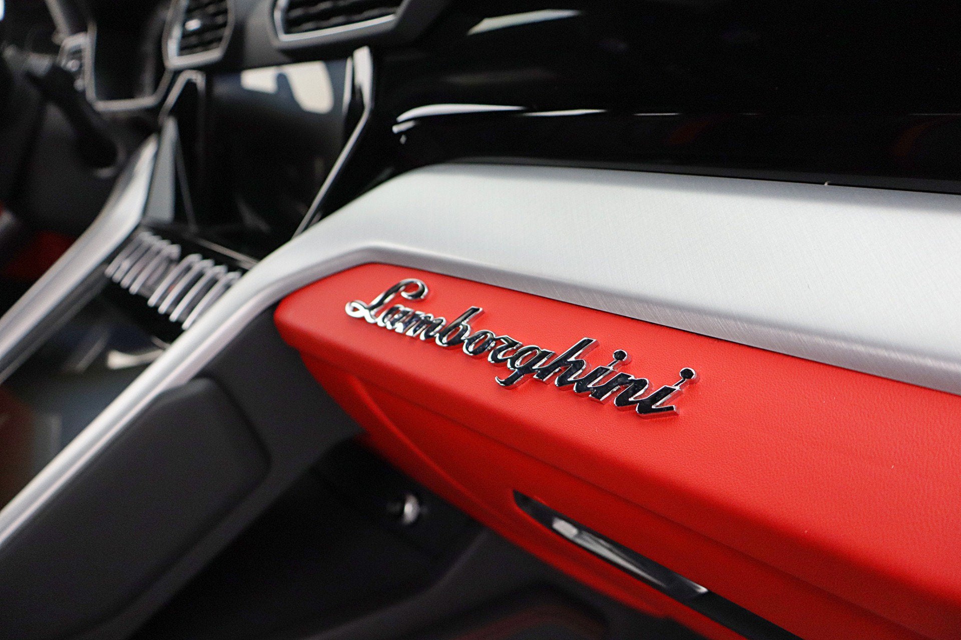 2024 Lamborghini Urus S/LEASE OPTIONS AVAILABLE