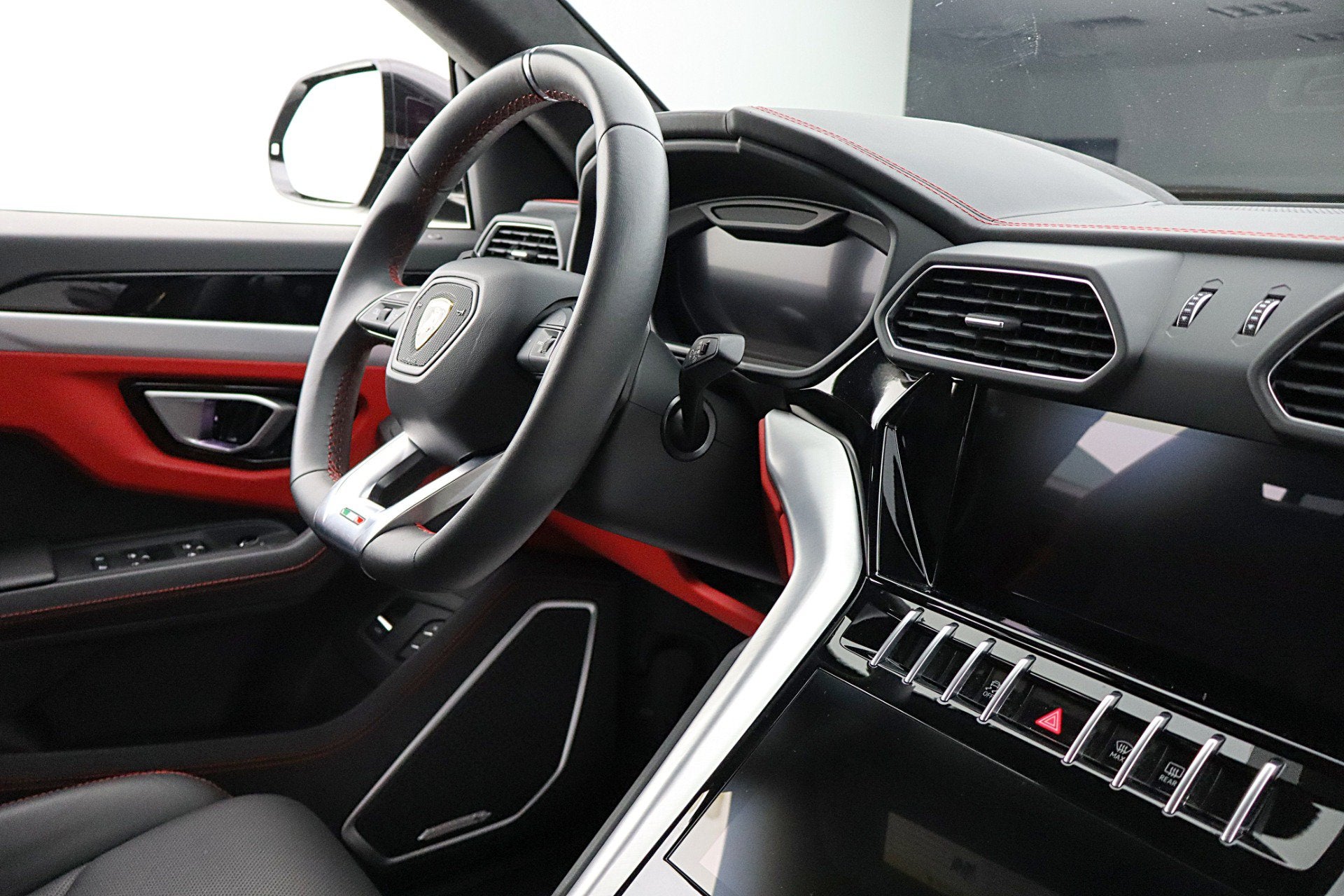2024 Lamborghini Urus S/LEASE OPTIONS AVAILABLE