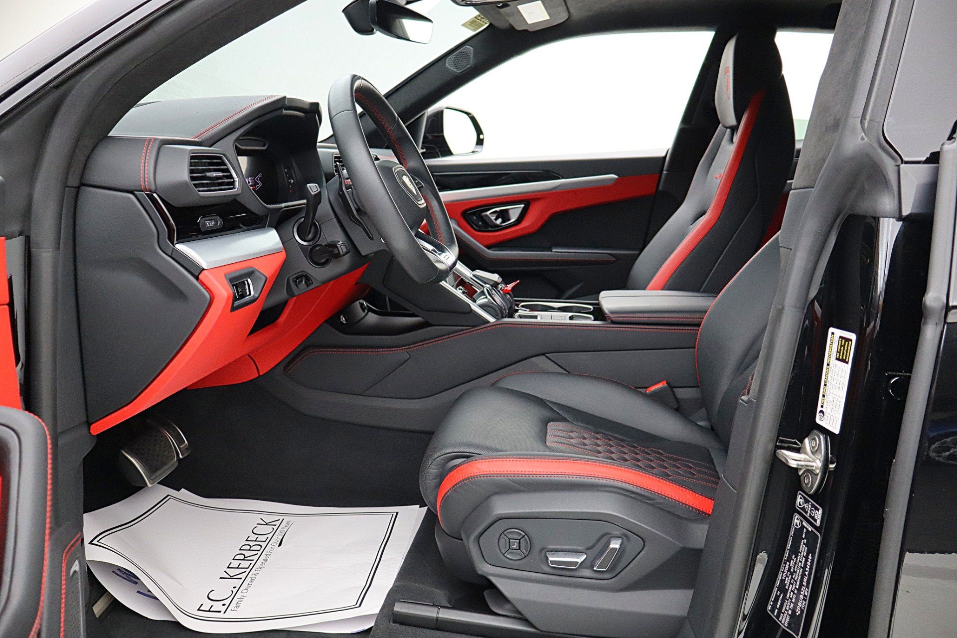 2024 Lamborghini Urus S/LEASE OPTIONS AVAILABLE