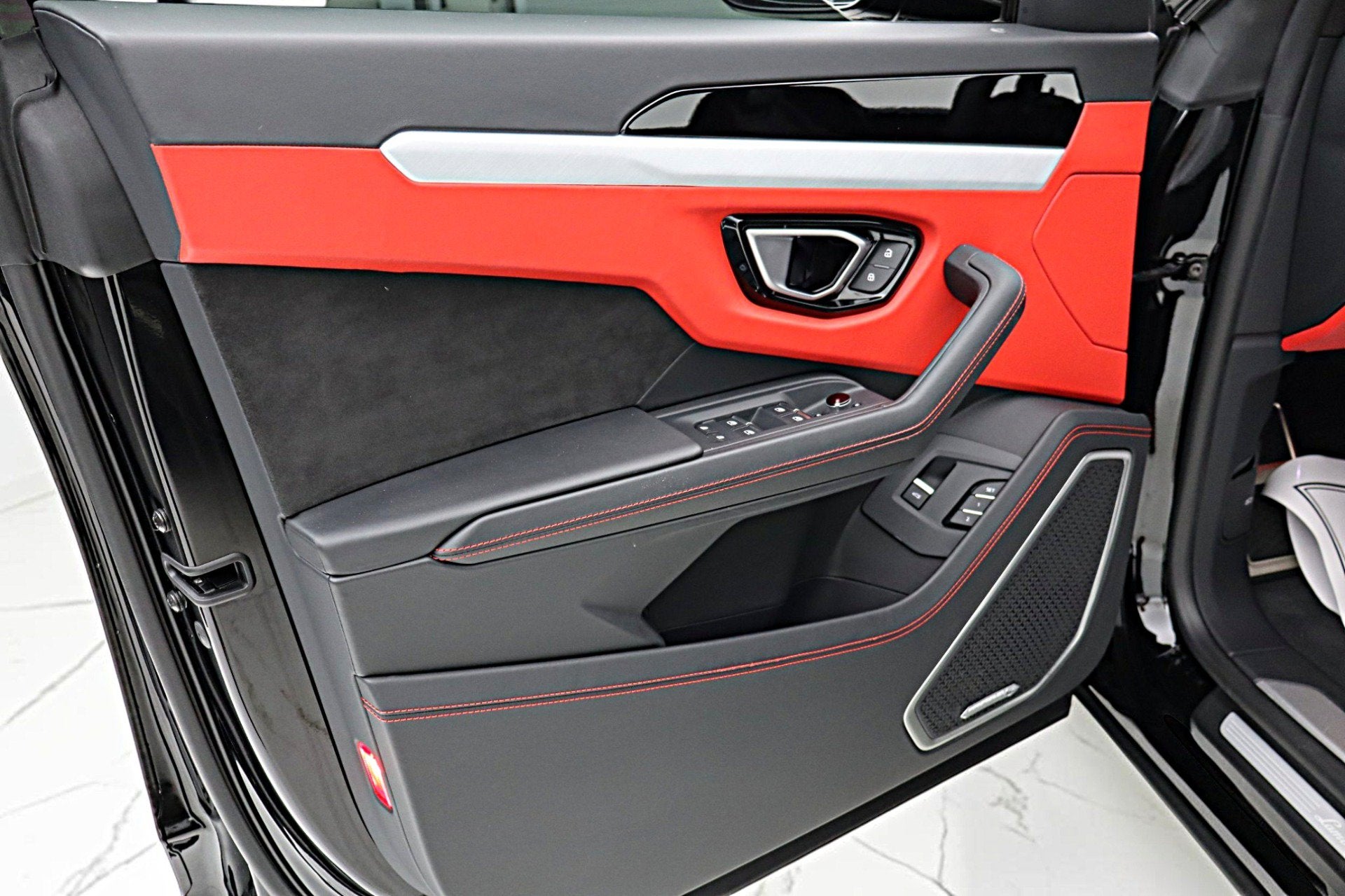 2024 Lamborghini Urus S/LEASE OPTIONS AVAILABLE