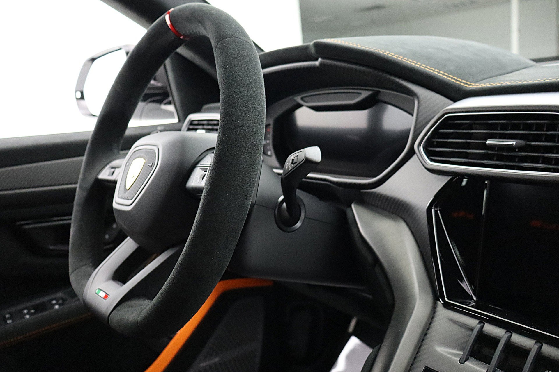 2024 Lamborghini Urus Performante/LEASE OPTIONS AVAILABLE