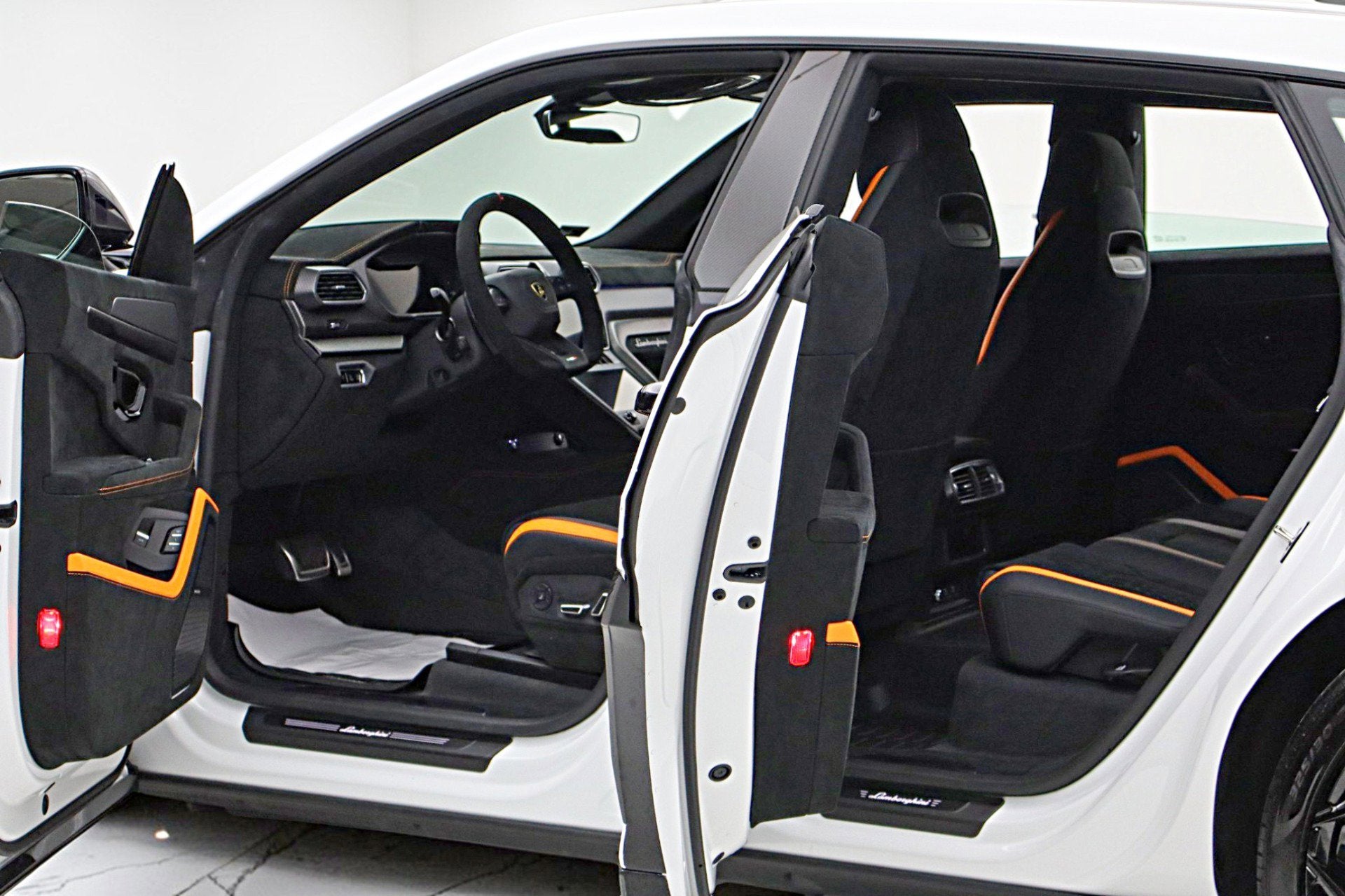 2024 Lamborghini Urus Performante/LEASE OPTIONS AVAILABLE