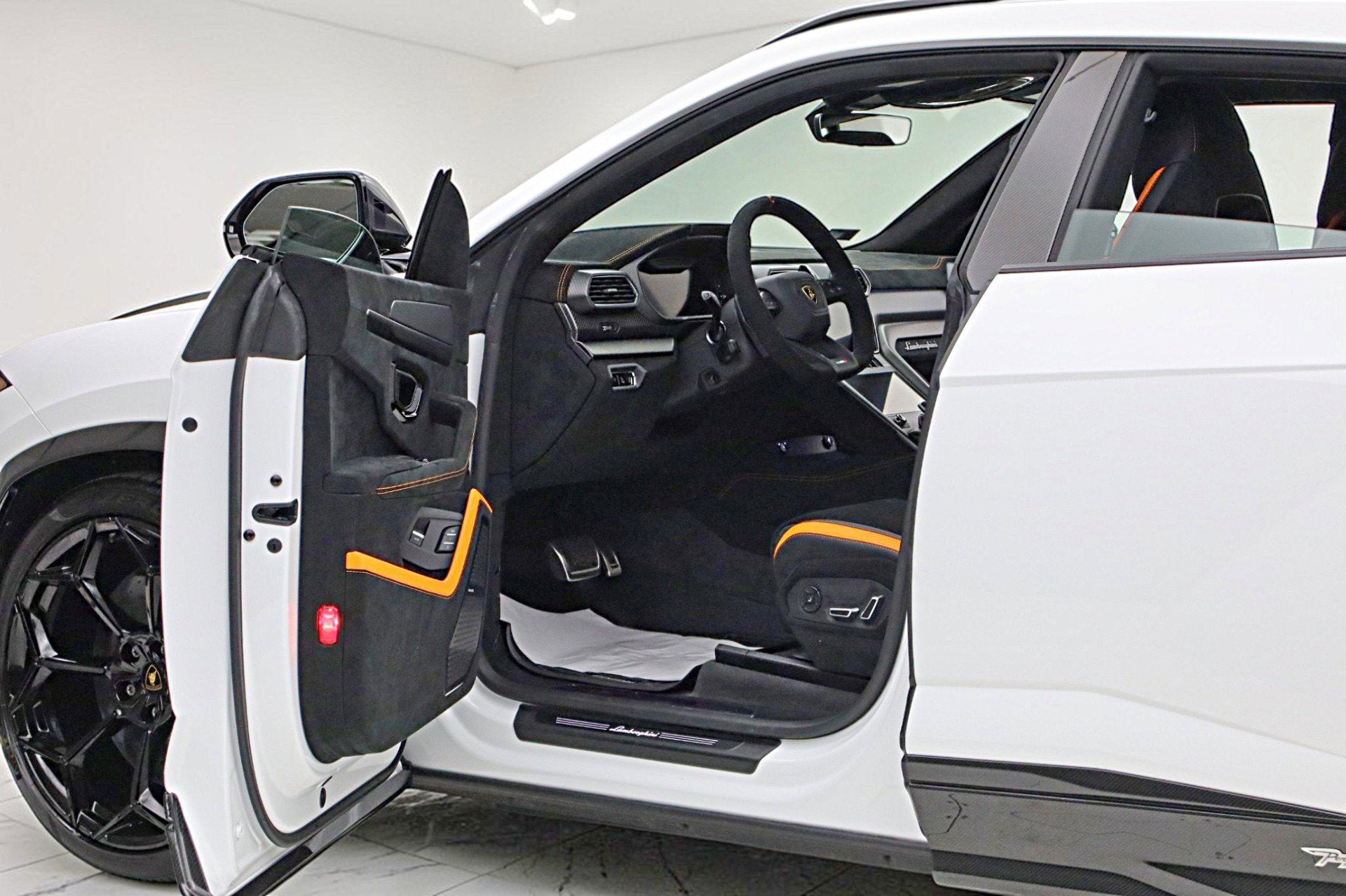 2024 Lamborghini Urus Performante/LEASE OPTIONS AVAILABLE