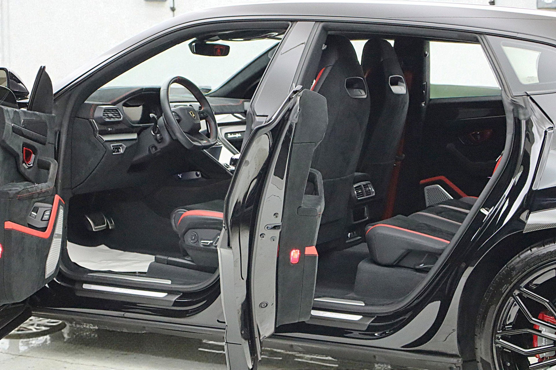 2024 Lamborghini Urus Performante/LEASE OPTIONS AVAILABLE