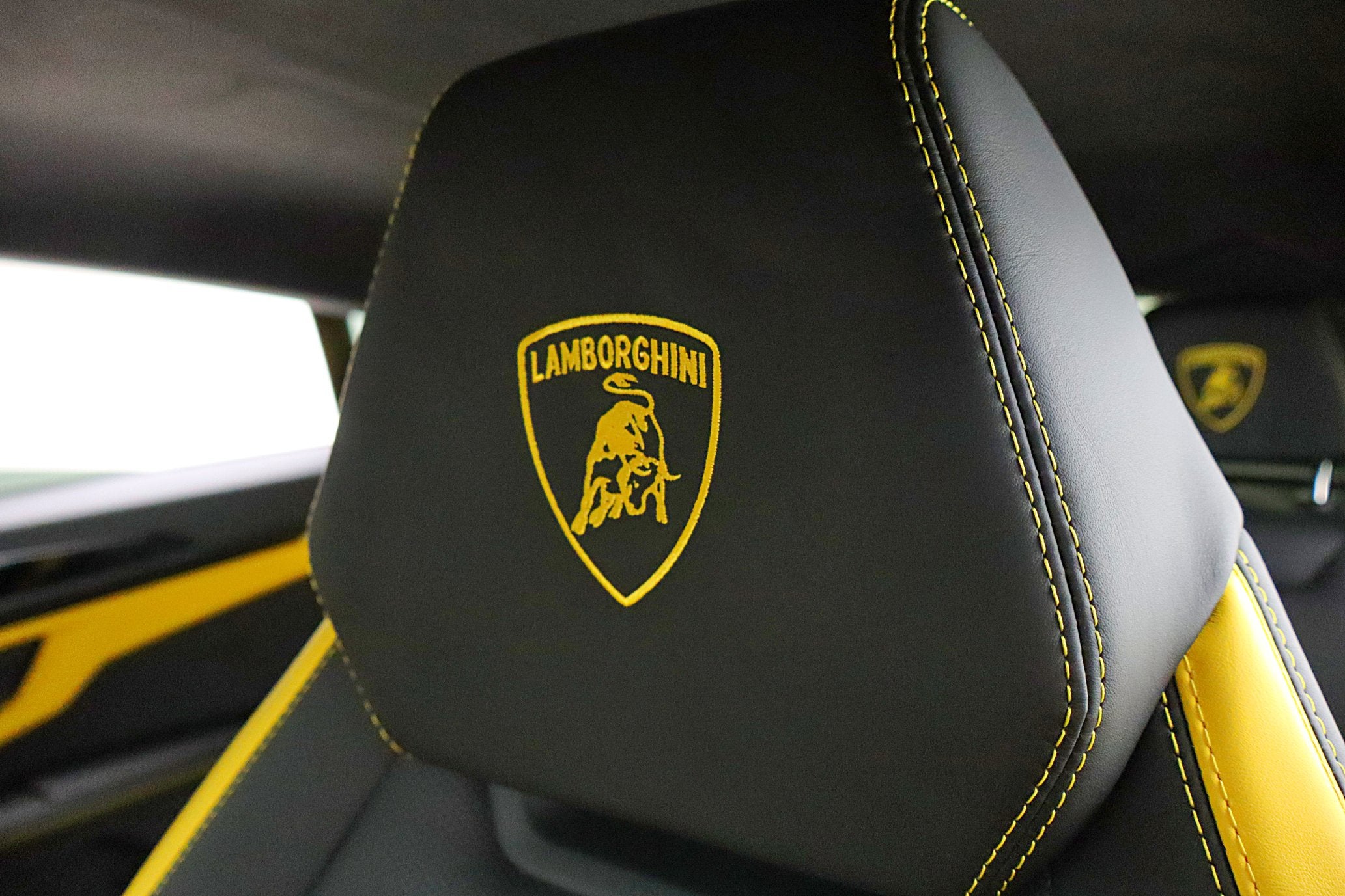 2025 Lamborghini Urus SE/LEASE OPTIONS AVAILABLE