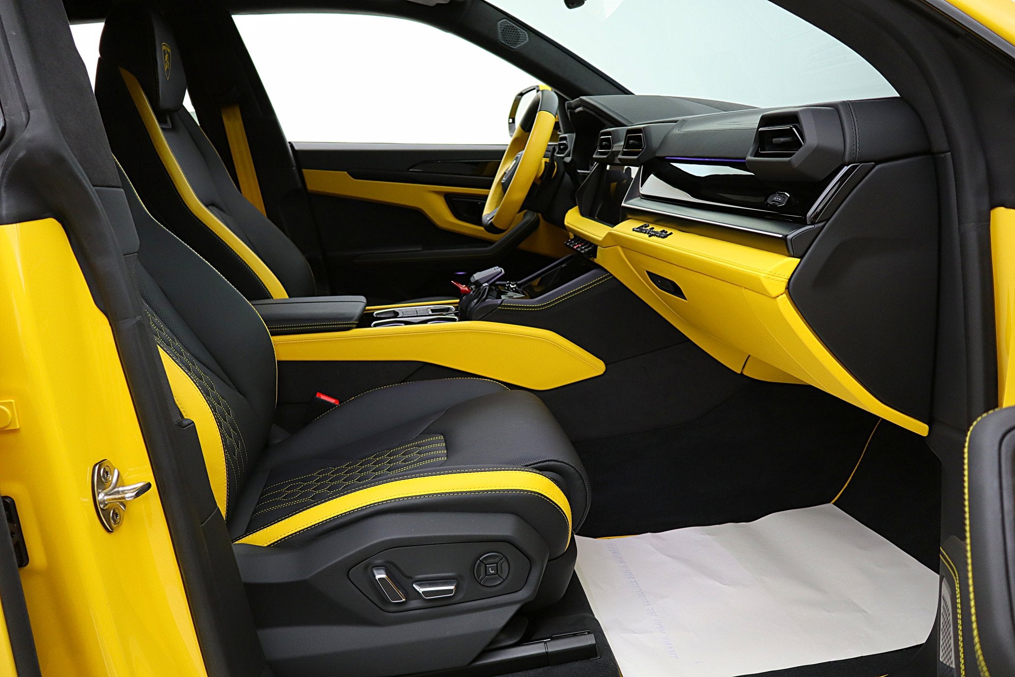 2025 Lamborghini Urus SE/LEASE OPTIONS AVAILABLE