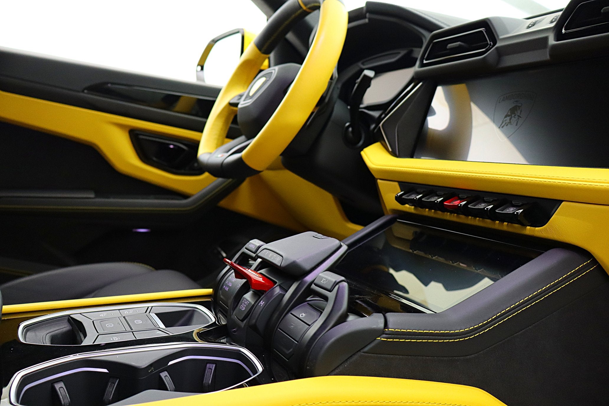 2025 Lamborghini Urus SE/LEASE OPTIONS AVAILABLE