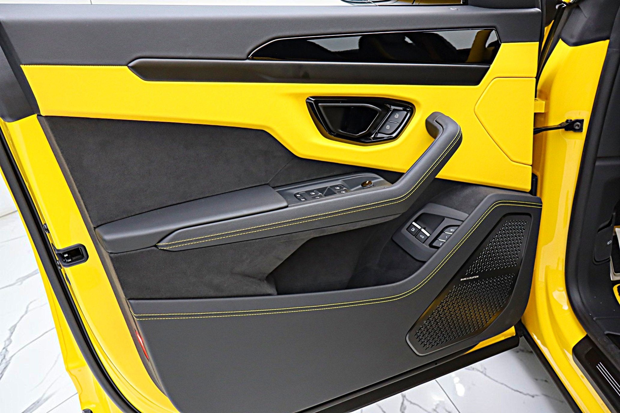 2025 Lamborghini Urus SE/LEASE OPTIONS AVAILABLE