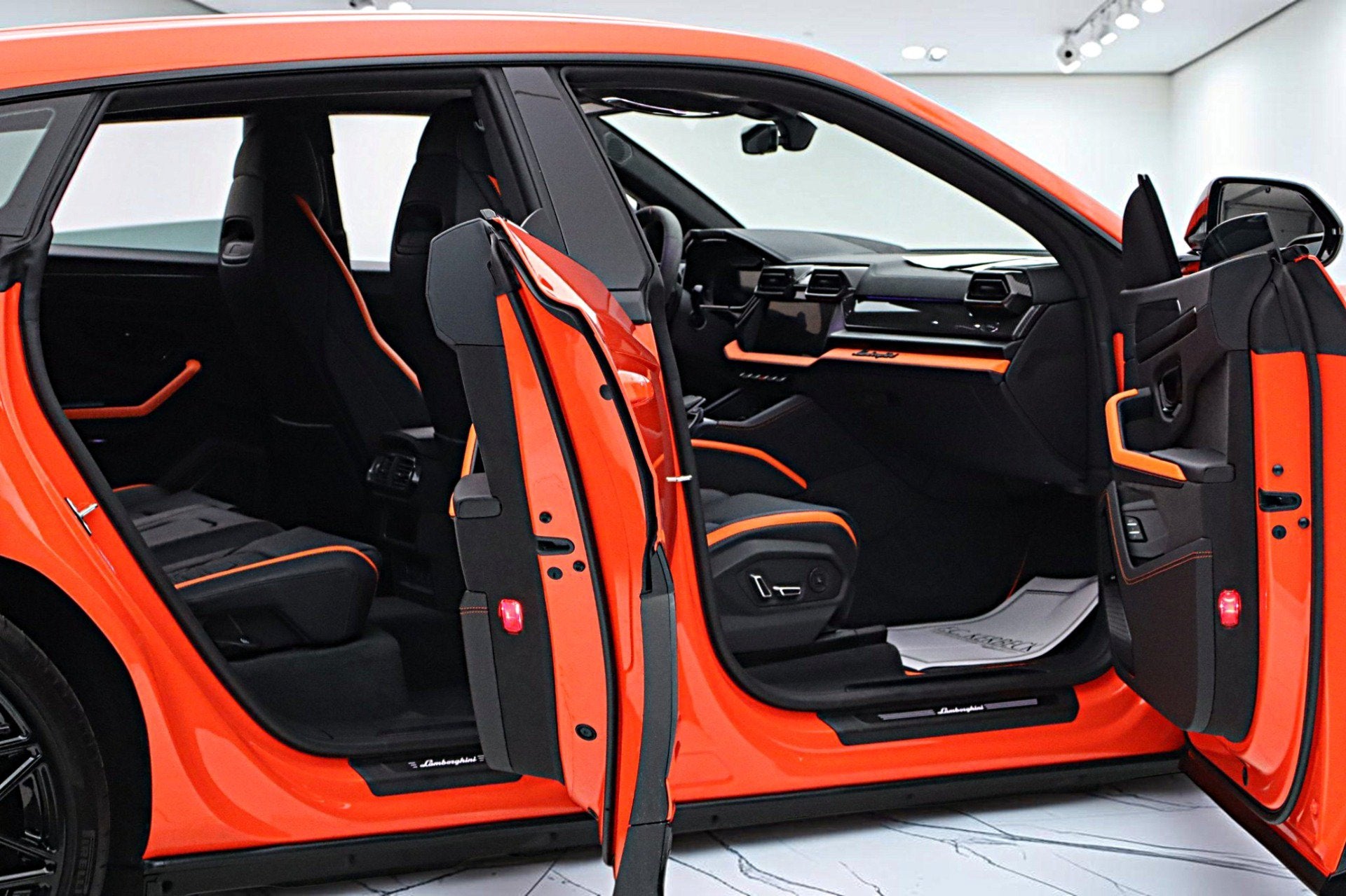 2025 Lamborghini Urus SE/LEASE OPTIONS AVAILABLE