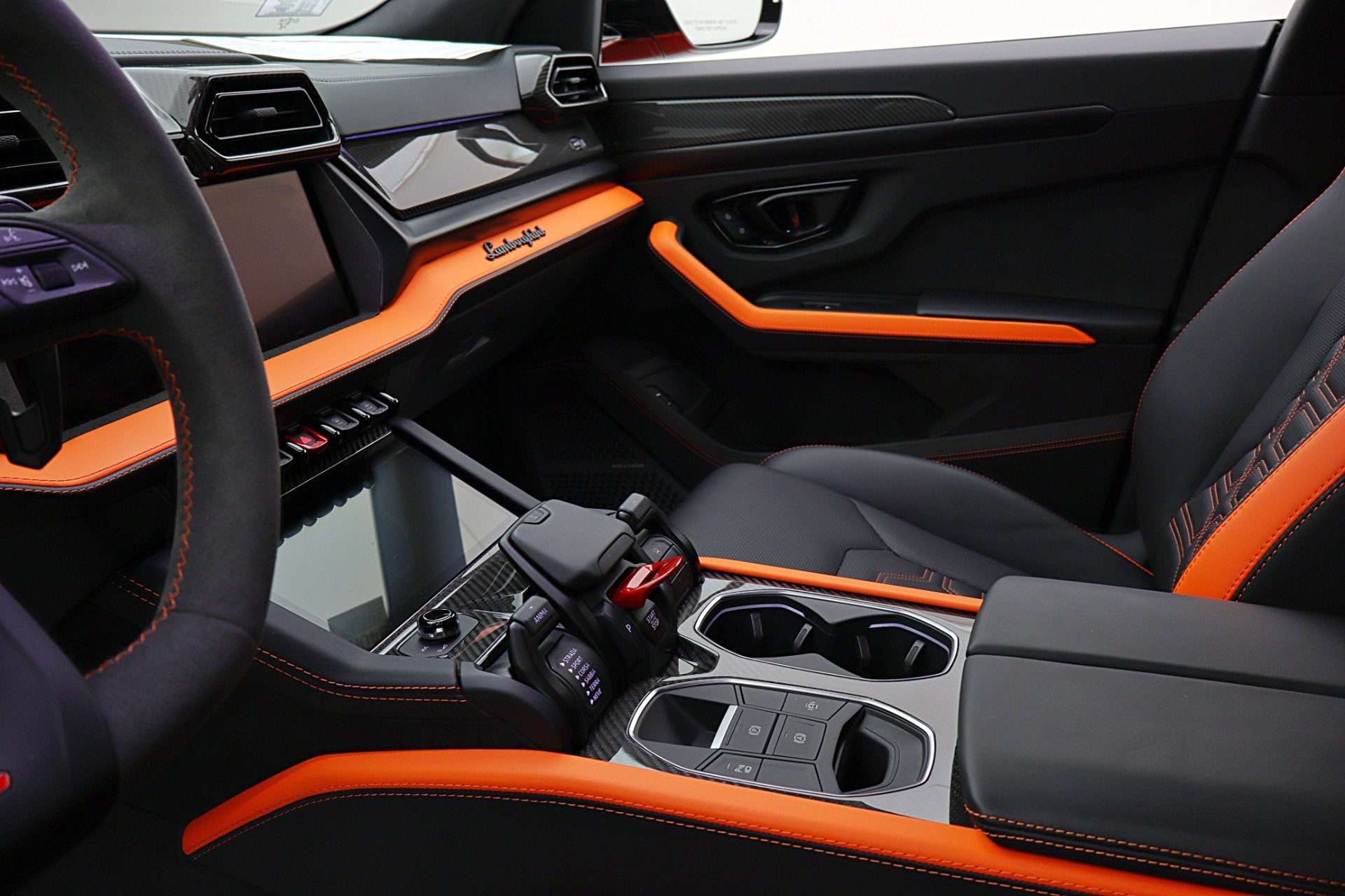 2025 Lamborghini Urus SE/LEASE OPTIONS AVAILABLE