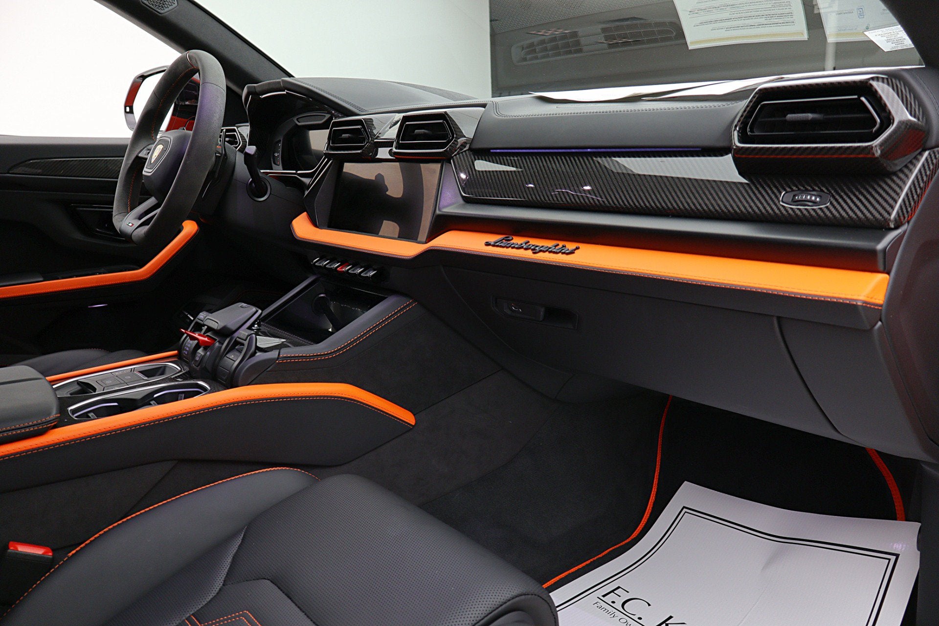 2025 Lamborghini Urus SE/LEASE OPTIONS AVAILABLE