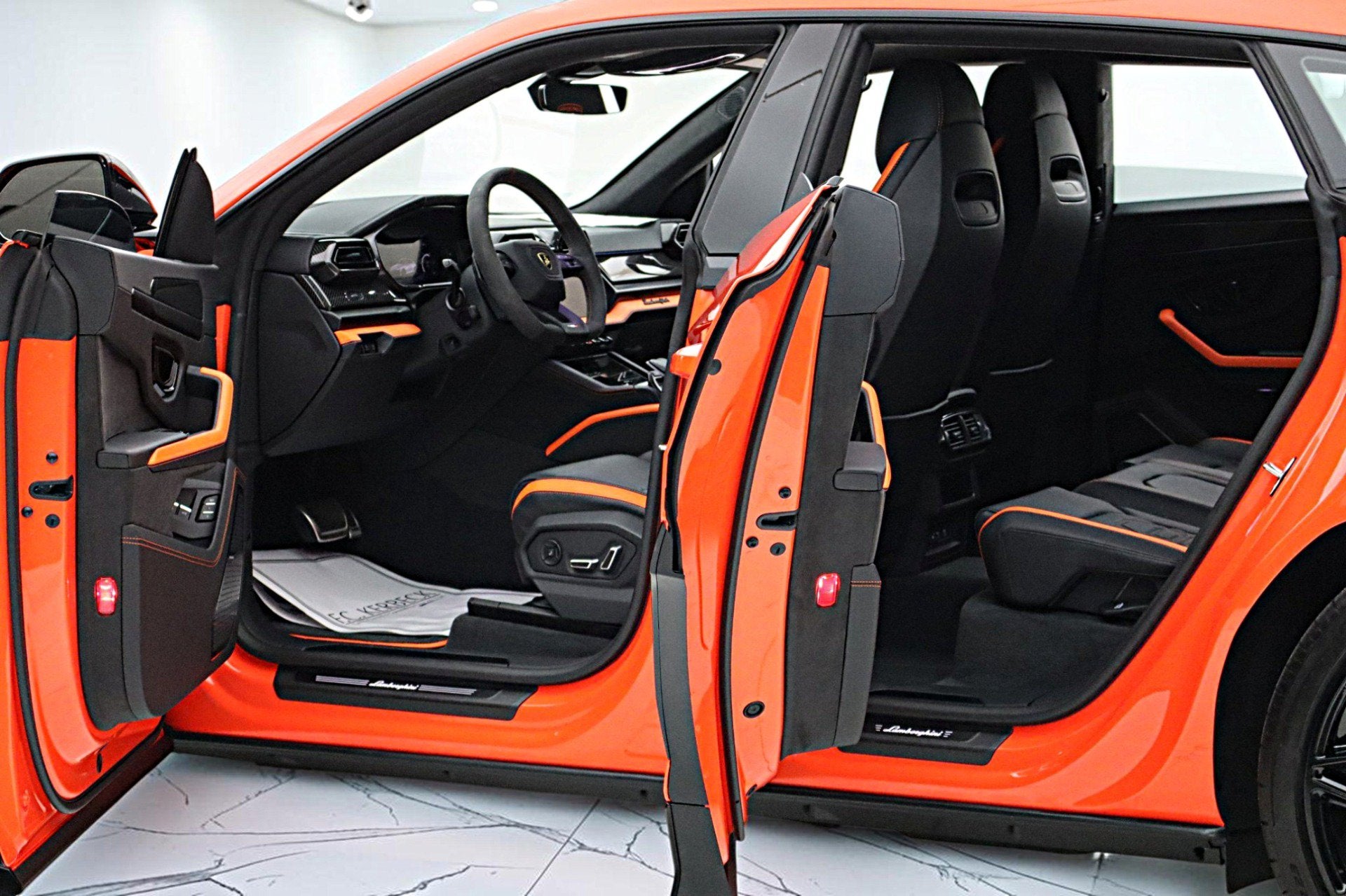 2025 Lamborghini Urus SE/LEASE OPTIONS AVAILABLE