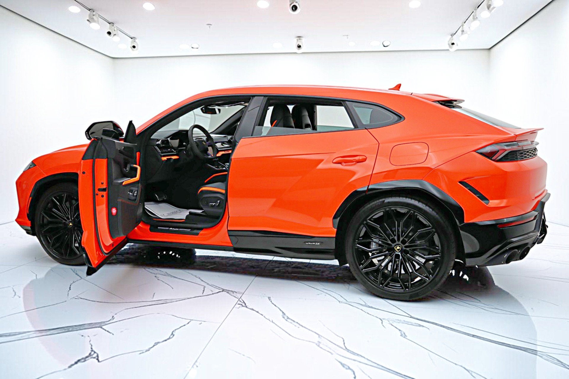 2025 Lamborghini Urus SE/LEASE OPTIONS AVAILABLE