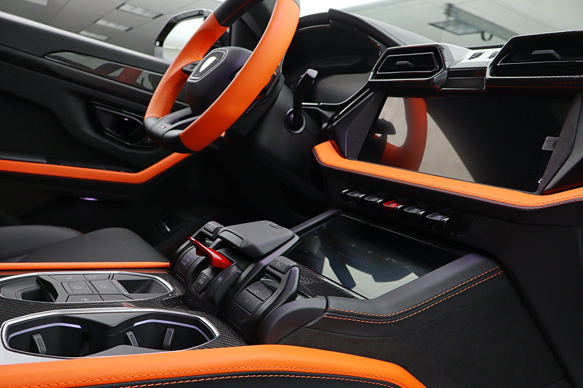 2026 Lamborghini Urus SE