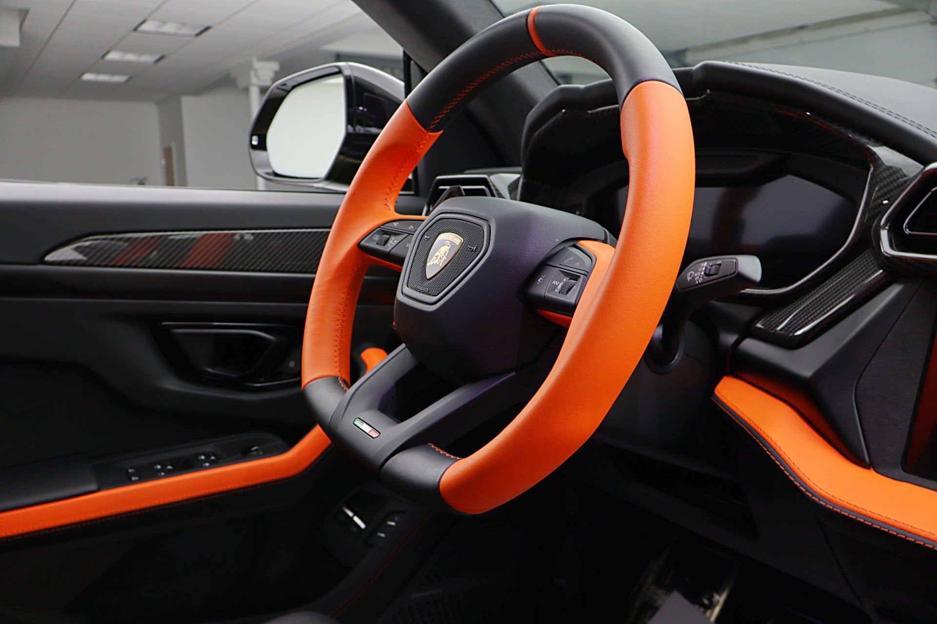 2026 Lamborghini Urus SE