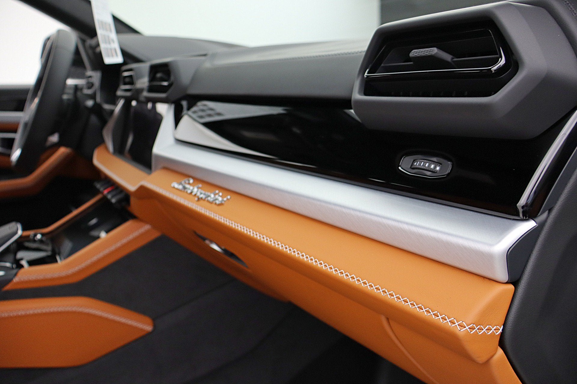 2026 Lamborghini Urus SE/LEASE OPTIONS AVAILABLE