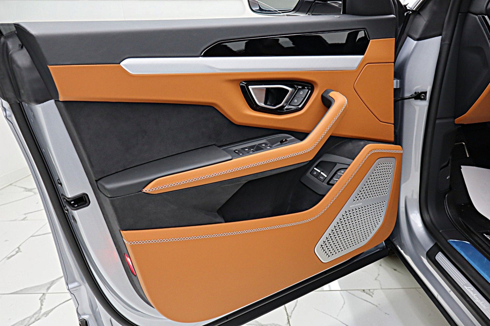 2026 Lamborghini Urus SE/LEASE OPTIONS AVAILABLE