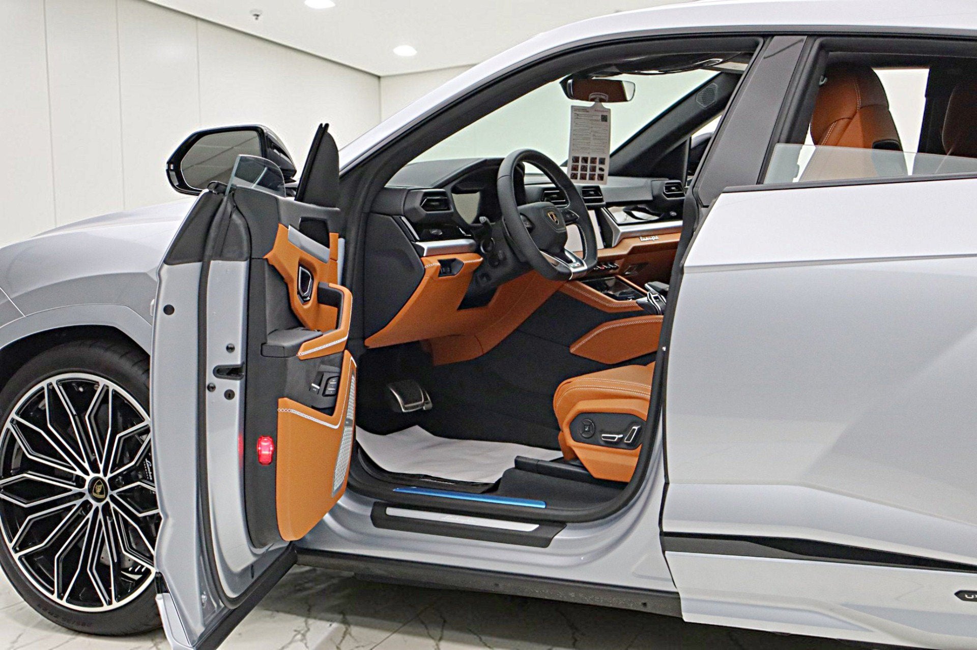 2026 Lamborghini Urus SE/LEASE OPTIONS AVAILABLE